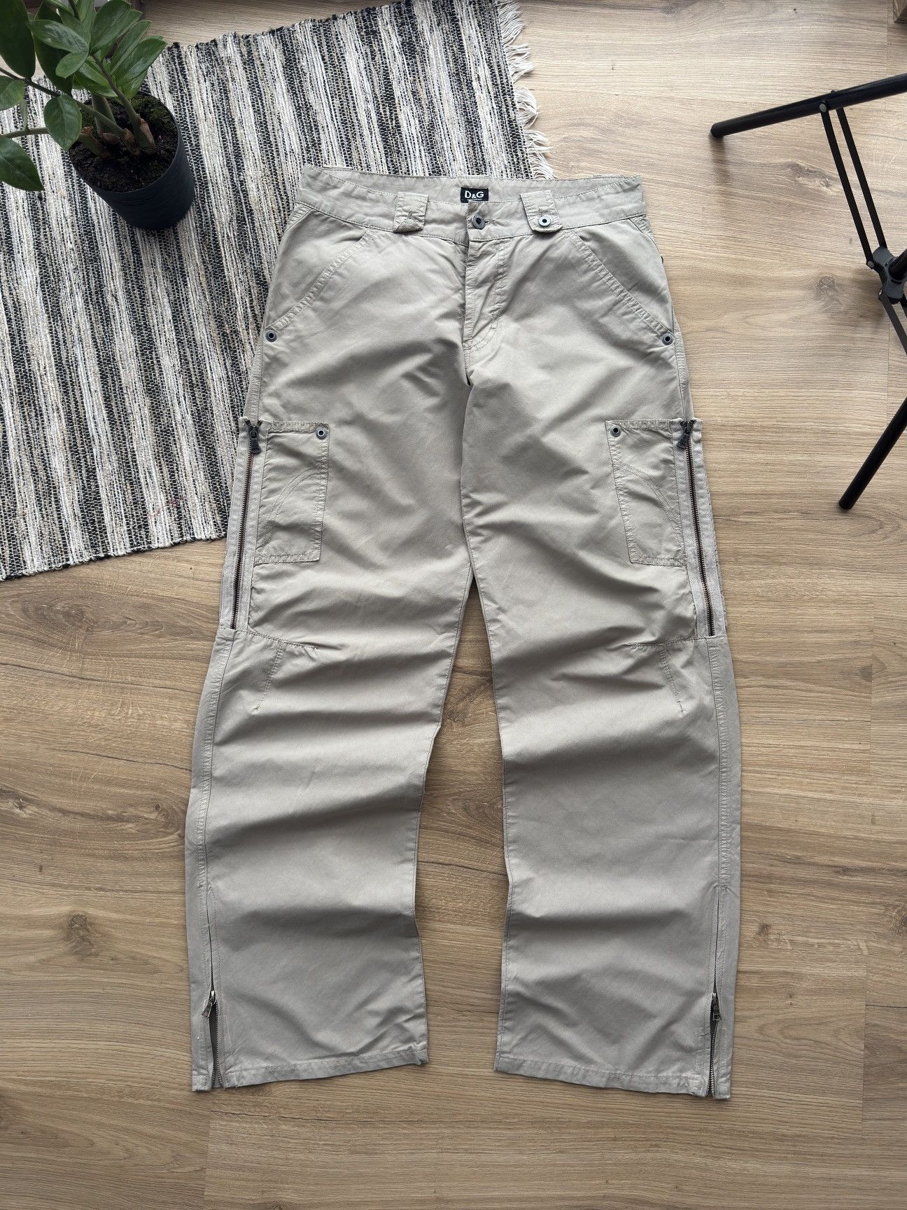 Dolce & Gabbana Vintage Dolce&Gabbana Multi pocket Cargo Y2K Beige Pants Men Size US 32 / EU 48 - 2 Thumbnail