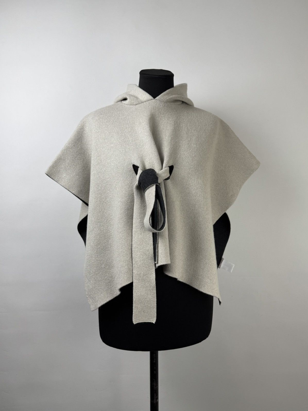Brunello Cucinelli Brunello Cucinelli Shimmer Cashmere Monili Hood Capes Poncho Size M / US 6-8 / IT 42-44 - 3 Thumbnail