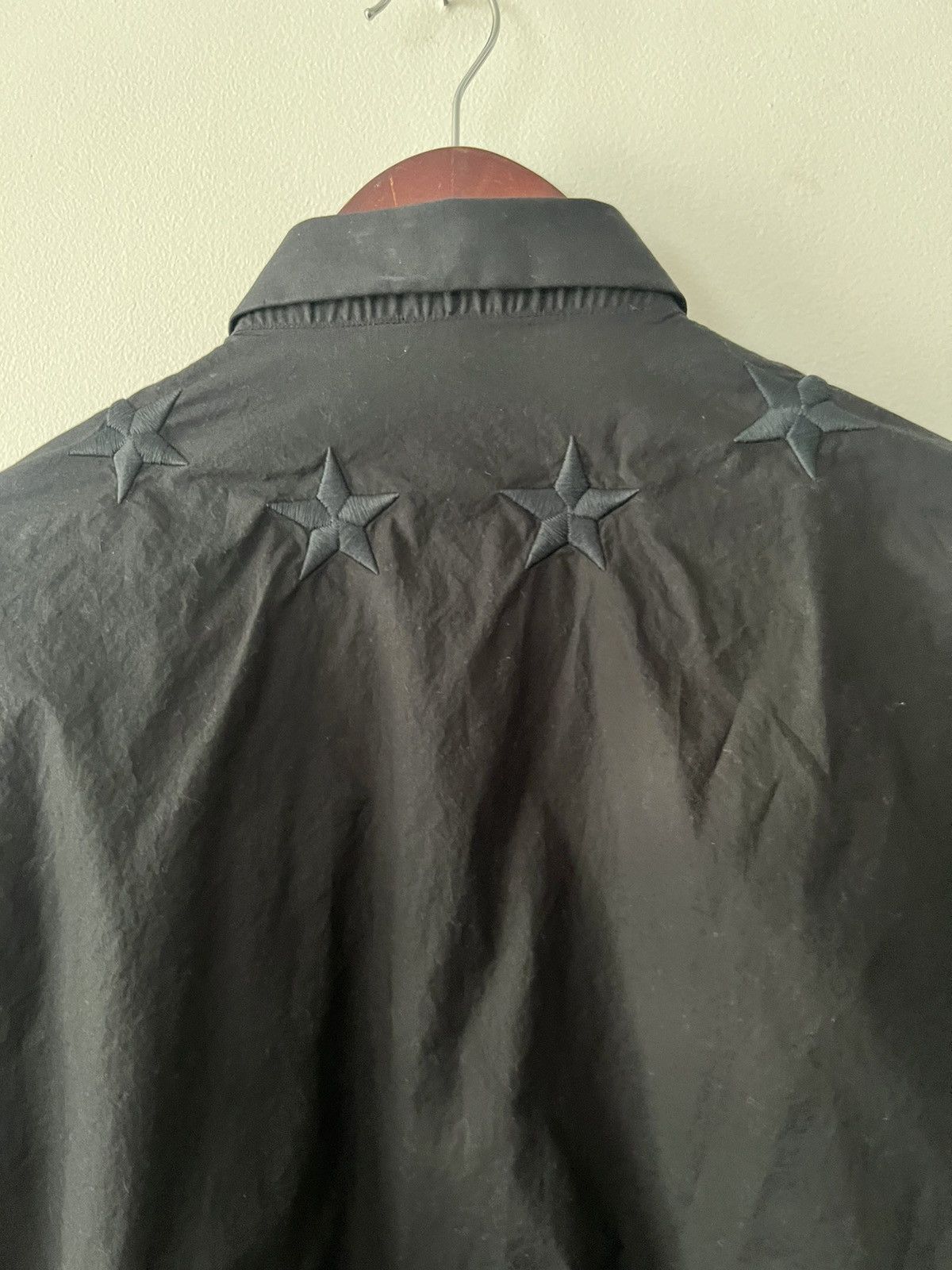 Givenchy Givenchy Long Sleeve Star Embroidered Size US L / EU 52-54 / 3 - 9 Thumbnail