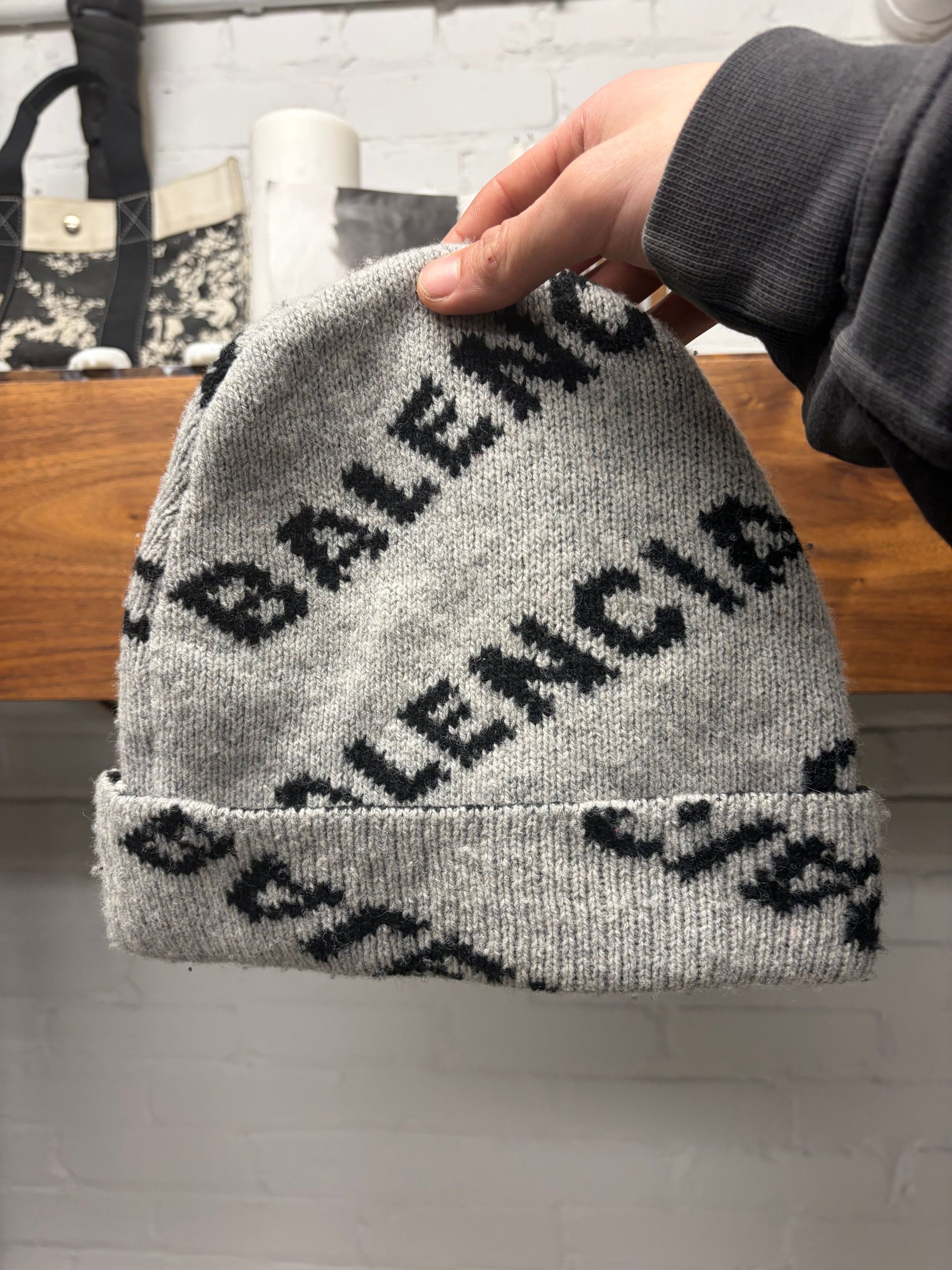 Balenciaga 2018 Balenciaga Monogram Logo Ribbed Grey Wool Beanie Size ONE SIZE - 1 Thumbnail