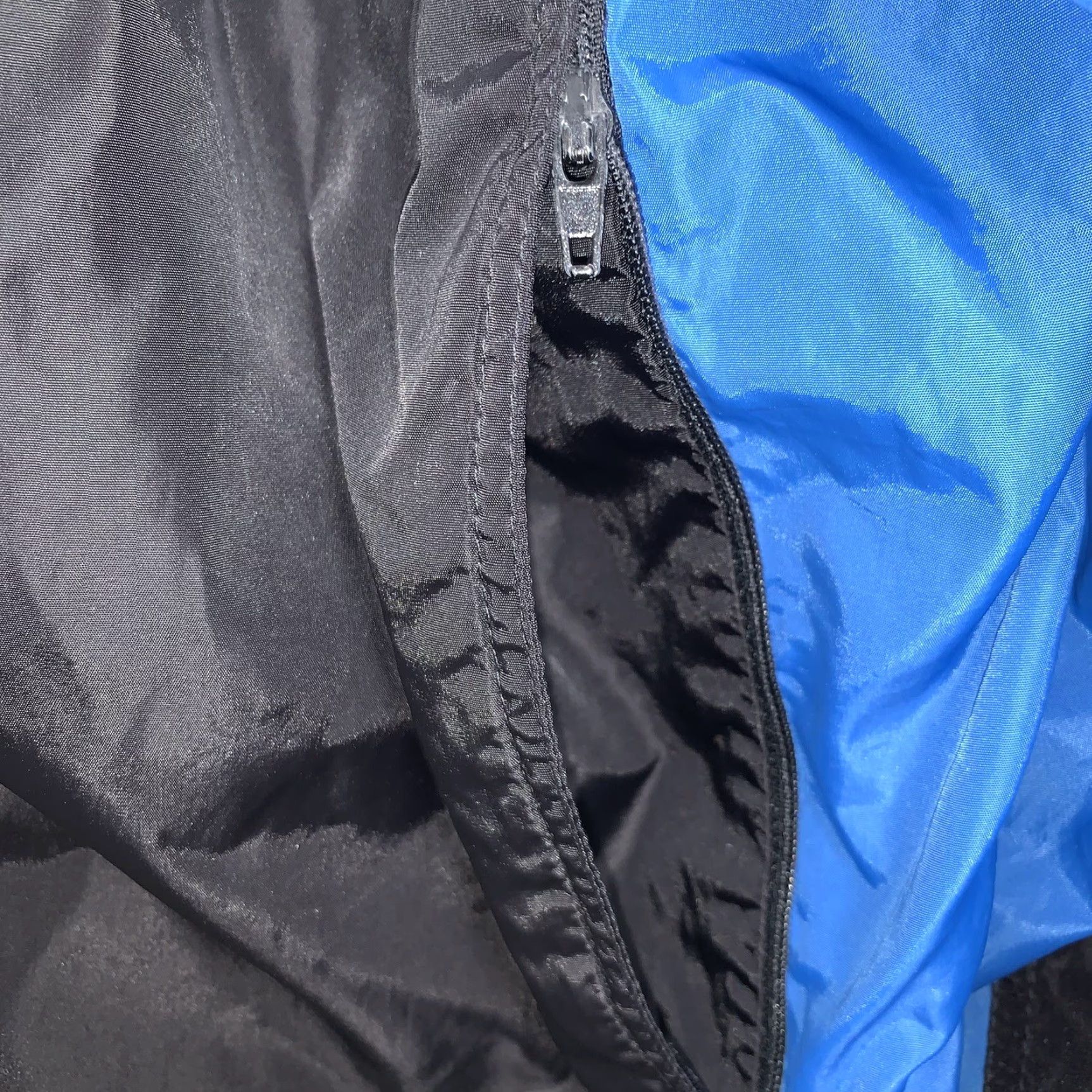 Nike VINTAGE Nike Windbreaker Jacket Mens Large Royal Blue Full Zip Embroidered Logo Nike Air 80s 90s Sportswear Streetwear Size US L / EU 52-54 / 3 - 3 Thumbnail