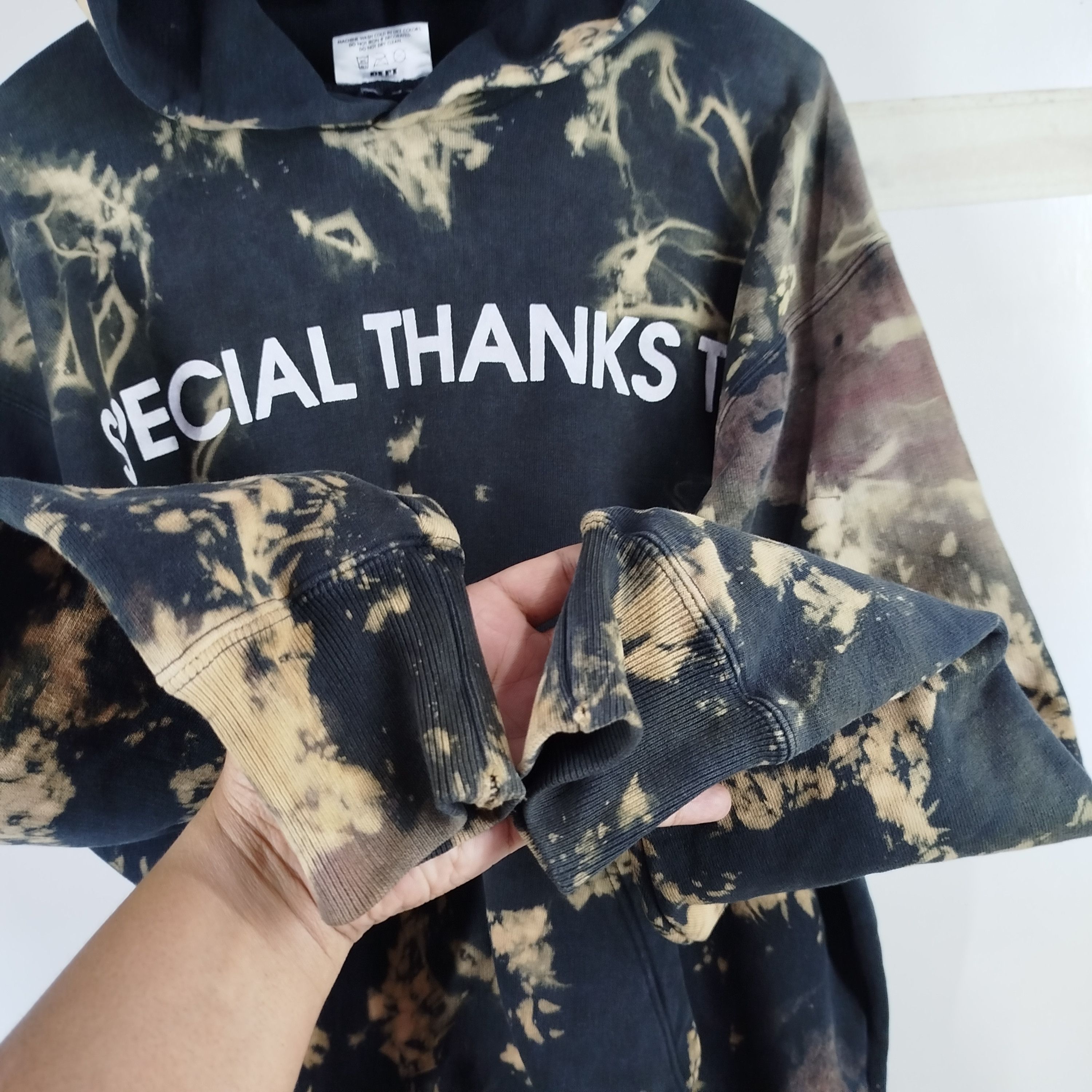 Band Tees Vintage Band List Name R.I.P Distressed Custom Made Tye Dye Size US L / EU 52-54 / 3 - 11 Thumbnail