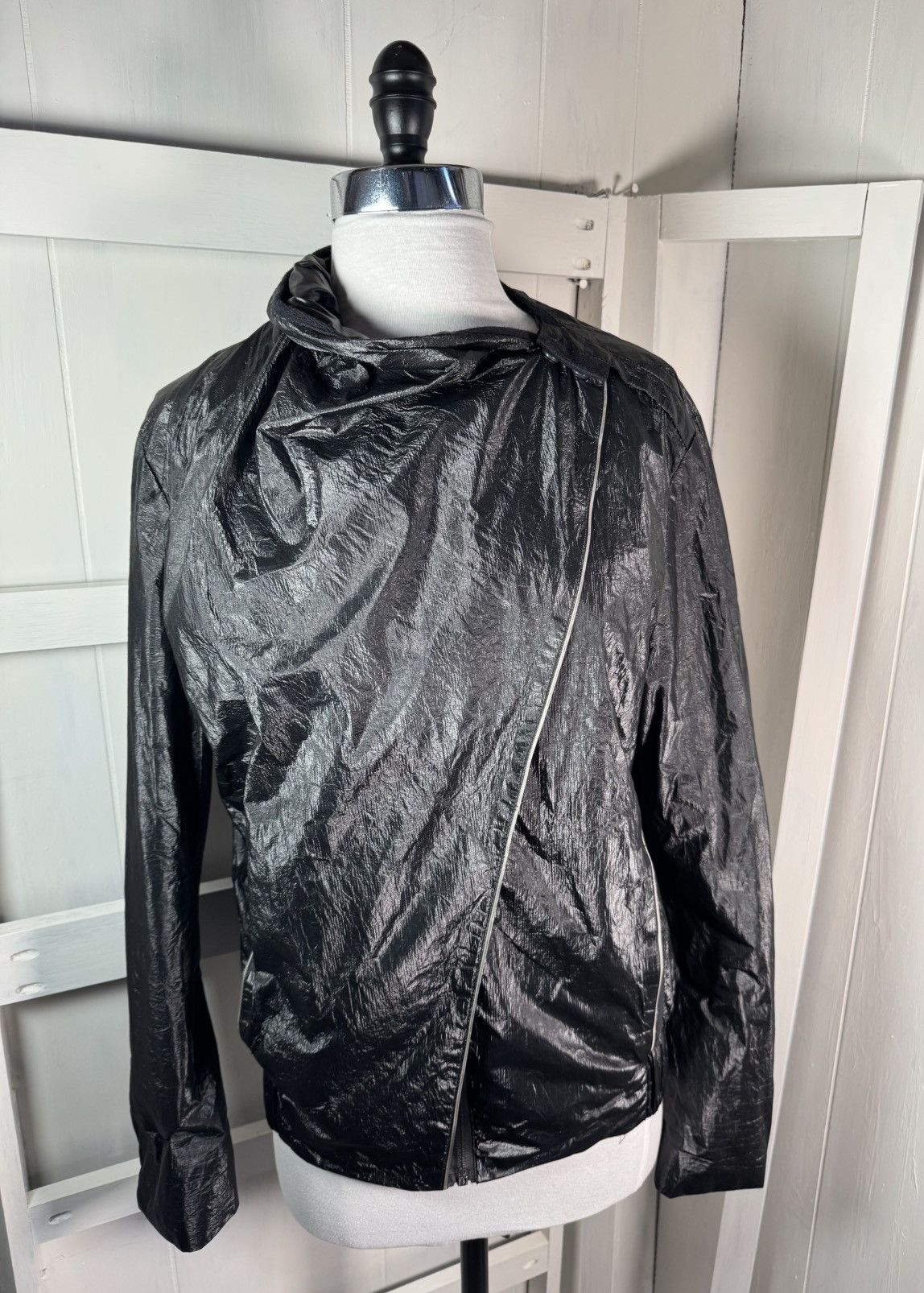 Hussein Chalayan × Puma Puma x Hussein Chalayan Black Asymmetrical Zip Windbreaker Size L / US 10 / IT 46 - 5 Thumbnail