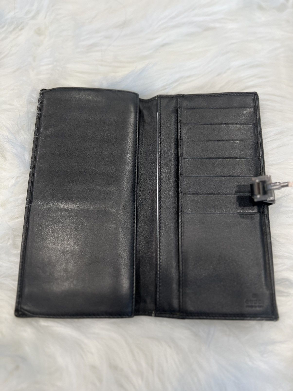 Gucci 🖤 Rare Tom Ford Era Gucci GG Canvas Wallet – Piston Lock🖤 Size ONE SIZE - 9 Thumbnail