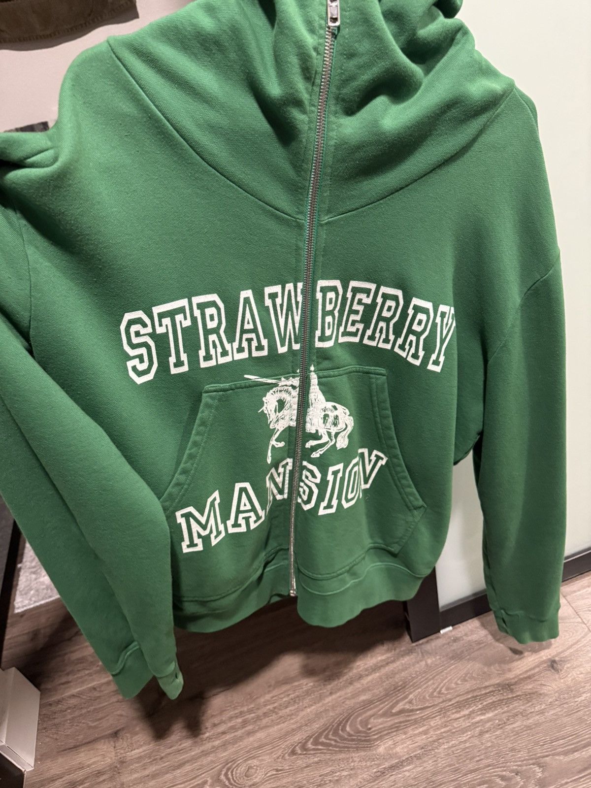 Unwanted Unwanted Strawberry Mansion Zip-Up Hoodie (L) Size US L / EU 52-54 / 3 - 5 Thumbnail