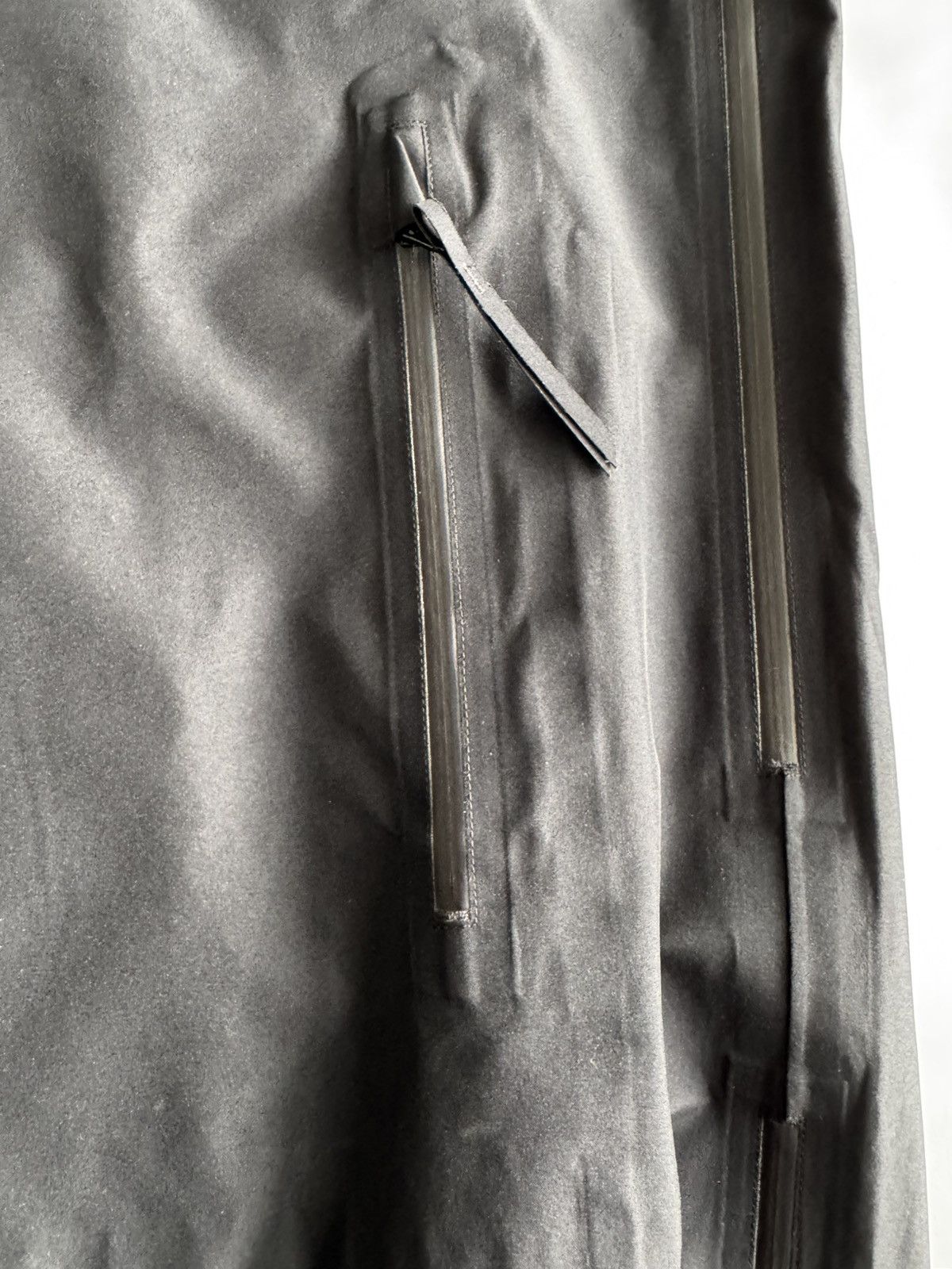 11 By Boris Bidjan Saberi × Salomon Black raincoat Size US S / EU 44-46 / 1 - 11 Thumbnail