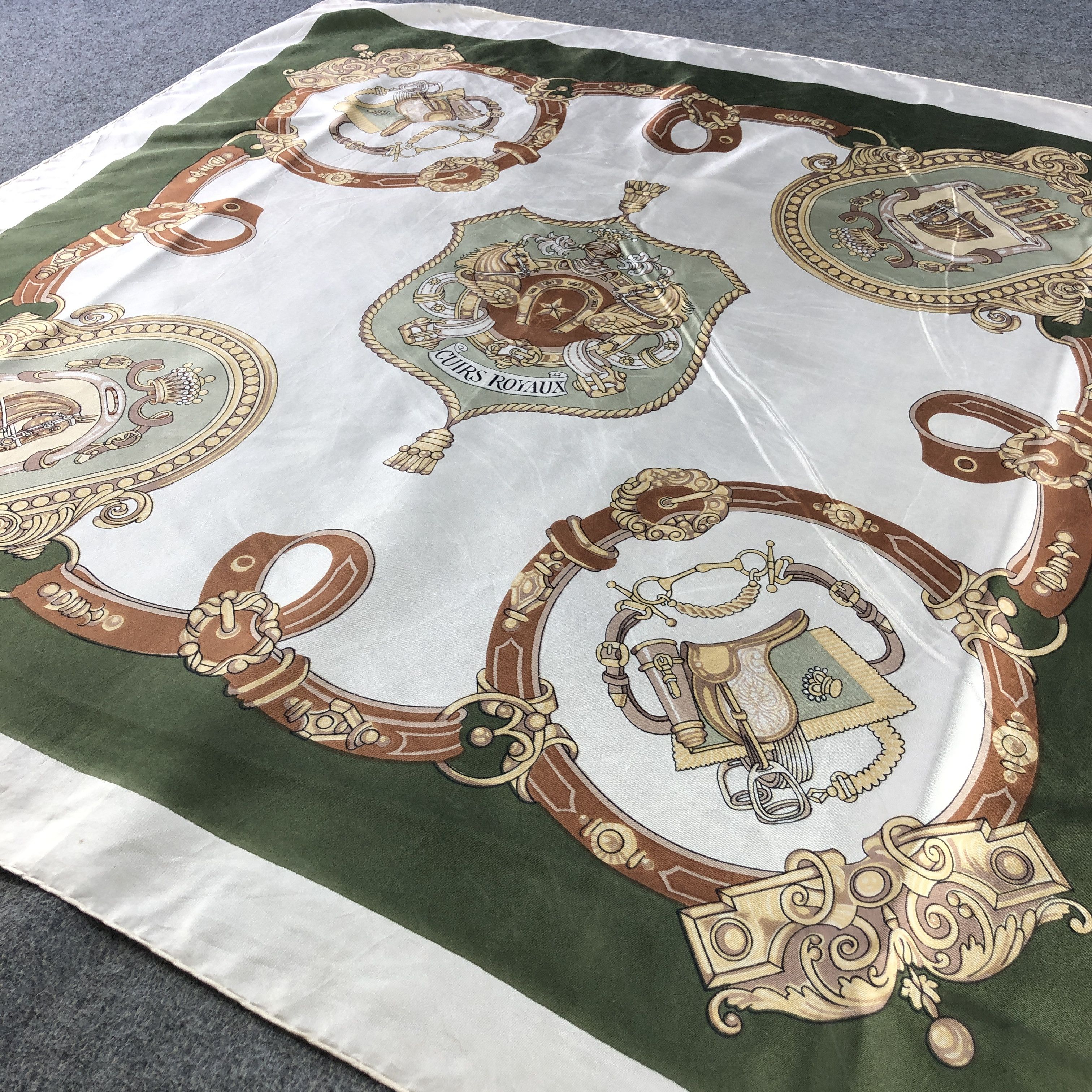 Vintage Vintage Luxury Baroque Hand Rolled Silk Scarf M1359 Size ONE SIZE - 3 Thumbnail