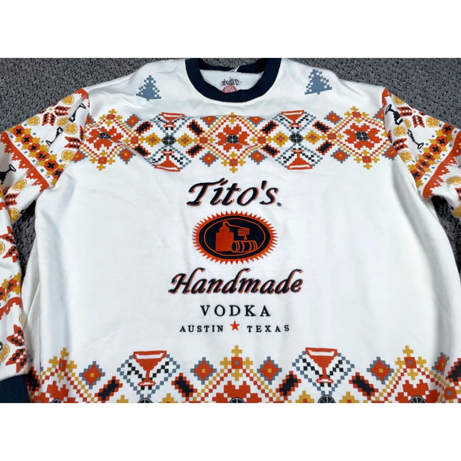 Vintage Tito's Vodka Embroidered Sweatshirt Adult 2XL White Geometric Pattern Texas Size US XXL / EU 58 / 5 - 4 Thumbnail