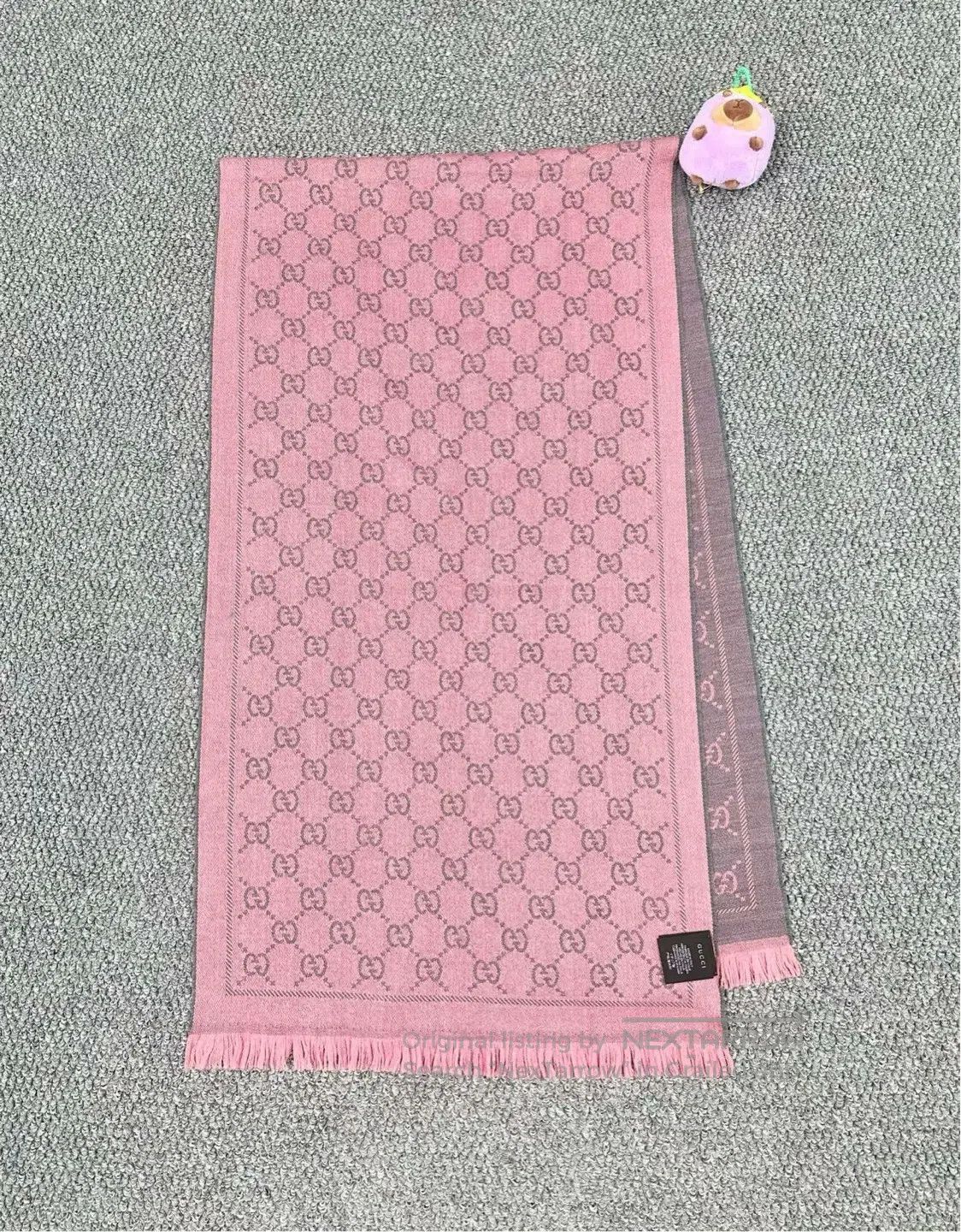 Gucci Guicci Gray Pink Double-sided Printed Logo Fringe Cashmere Size ONE SIZE - 1 Thumbnail