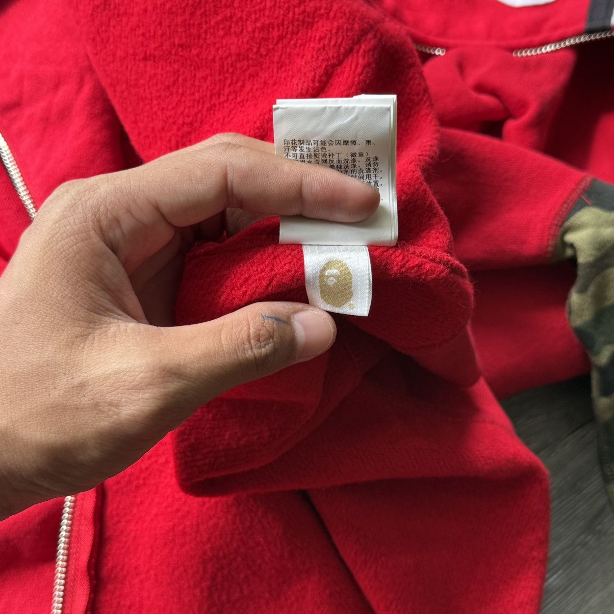 Bape BAPE 1st camo green × red shark OG Size US L / EU 52-54 / 3 - 12 Thumbnail