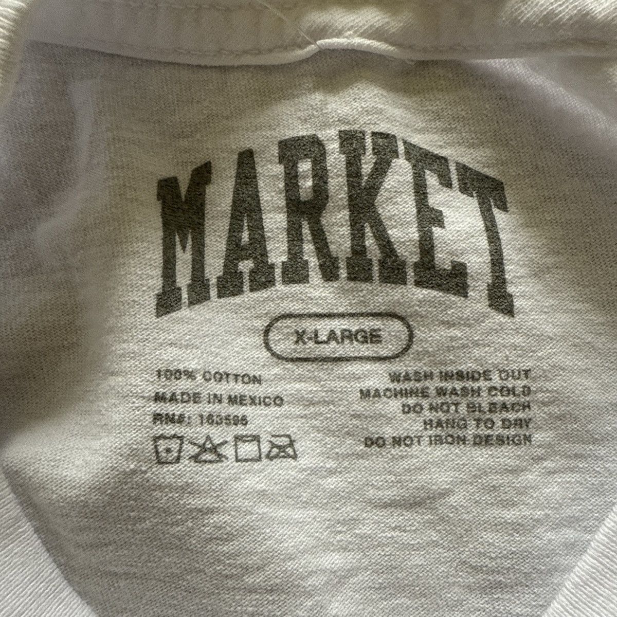 Market MARKET Ultimate Performance Porsche-Inspired Badge White XL Size US XL / EU 56 / 4 - 4 Thumbnail