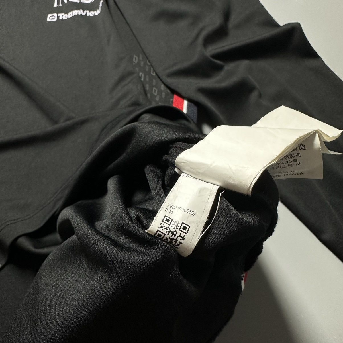 Mercedes-Benz MERCEDES BENZ AMG PETRONAS F1 2023 TEAM DRIVER LONG SLEEVE Size US M / EU 48-50 / 2 - 14 Thumbnail