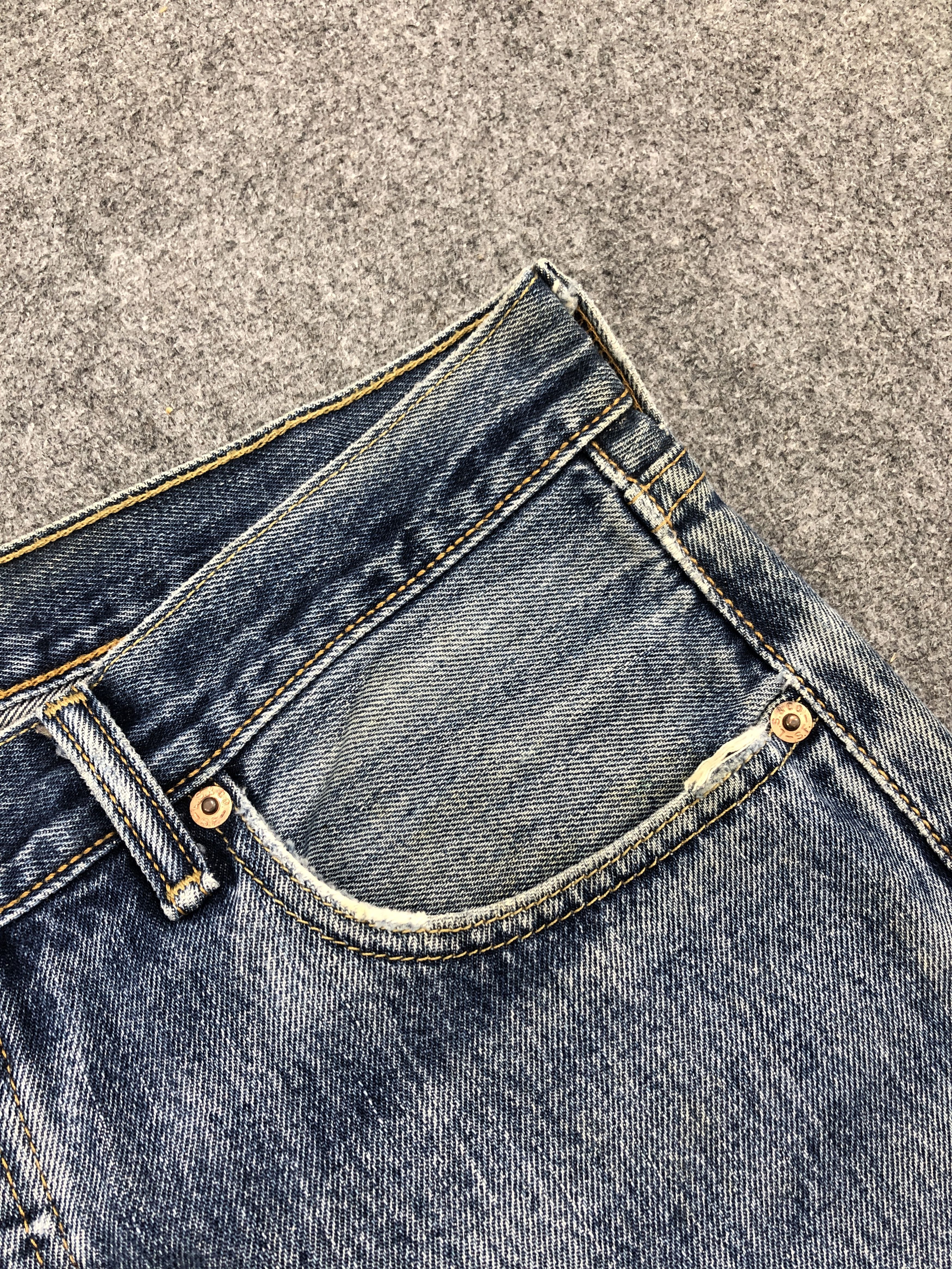 Levi's × Vintage Vintage Levis 501 Blue Denim Jeans Size US 34 / EU 50 - 14 Thumbnail