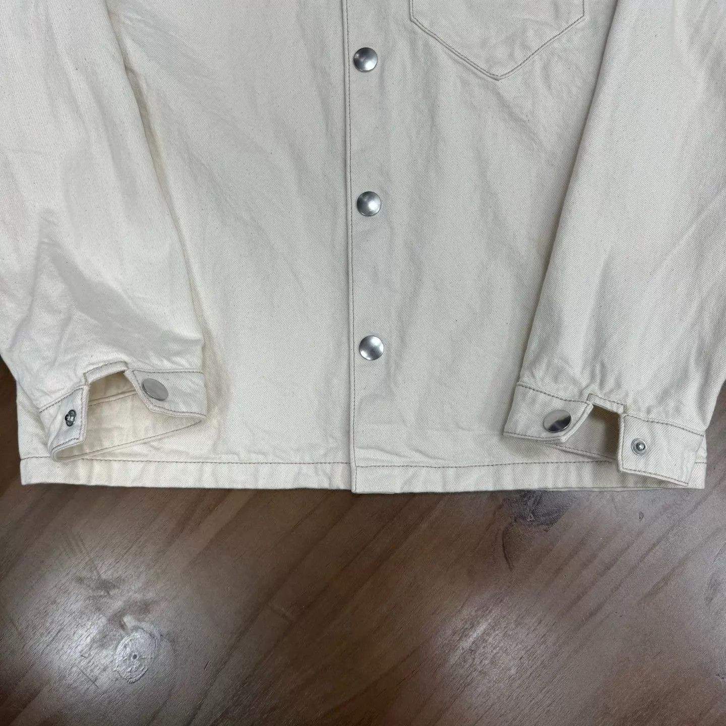 Prada Prada White Triangle Logo Shirt XS Size US XS / EU 42 / 0 - 5 Thumbnail