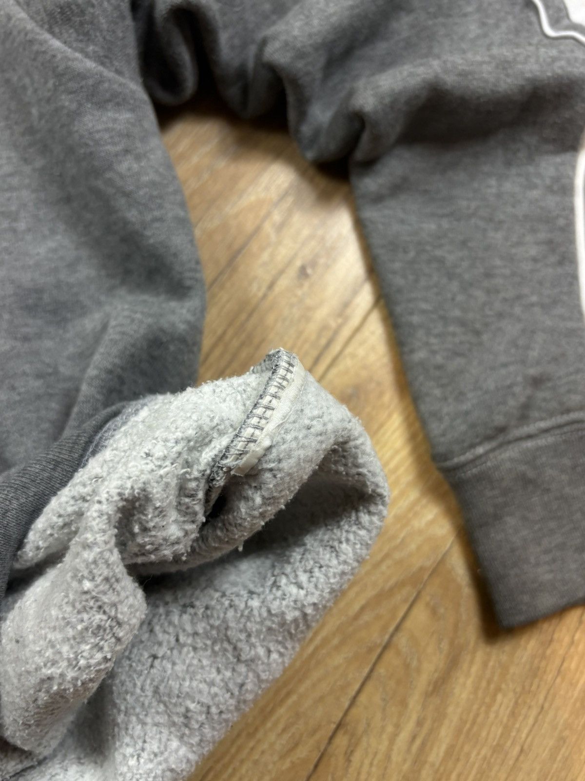 Nike 00s Vintage Nike Oversized Big Swoosh Logo Y2K Sweatshirt Size US S / EU 44-46 / 1 - 6 Thumbnail
