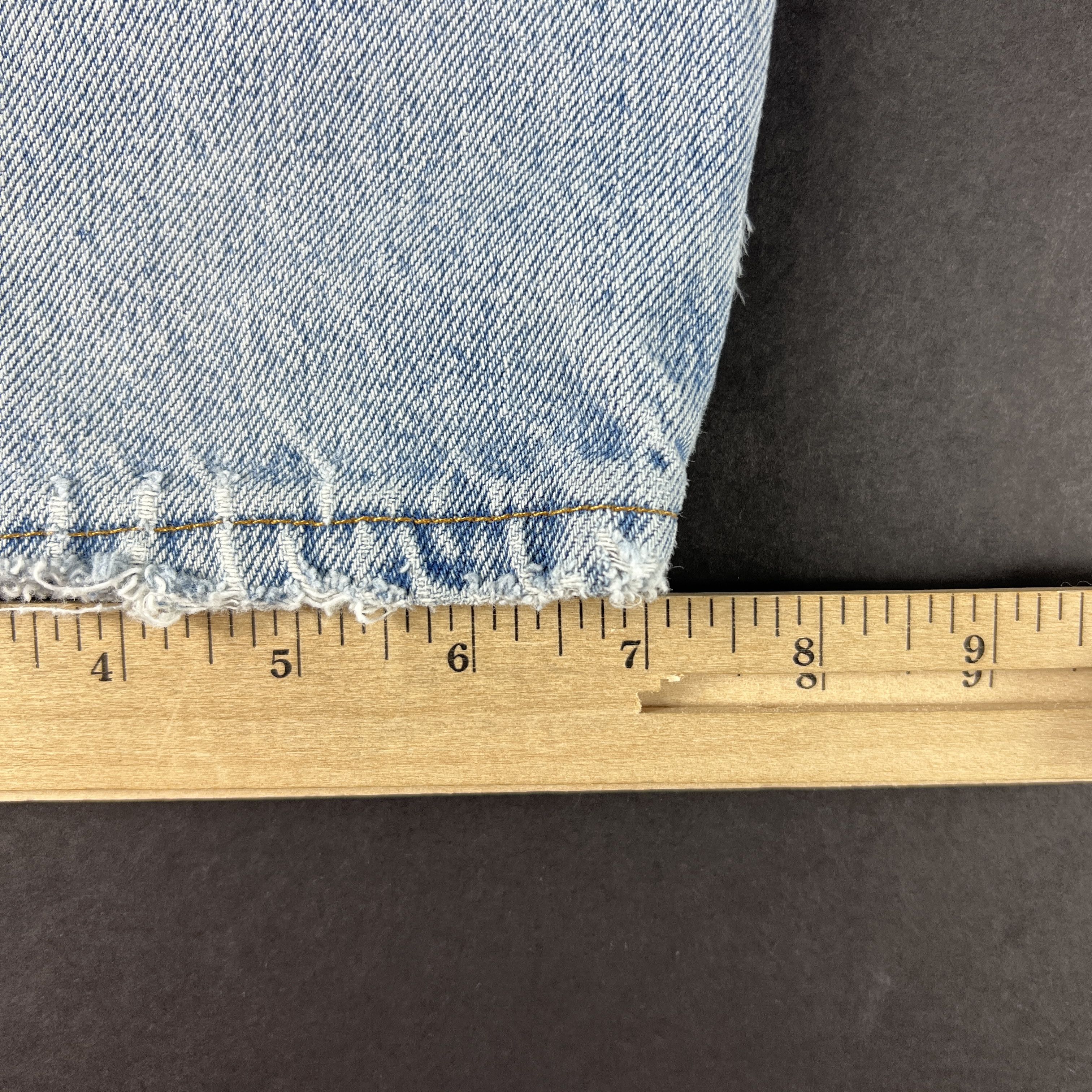 Levi's × Vintage VTG 90s Levi's Jeans 560 Loose Tapered Blue Thrashed Denim Size US 36 / EU 52 - 19 Thumbnail