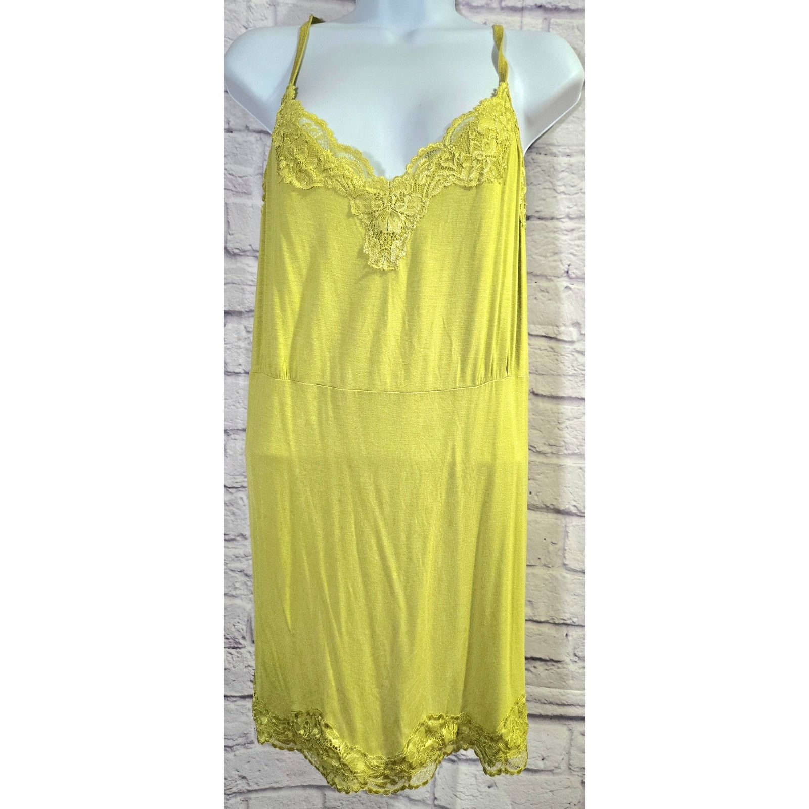 Other Lane Bryant Green Lace Adjustable Strap Tank Top 22/24 Size 3XL / US 20-22 - 1 Thumbnail