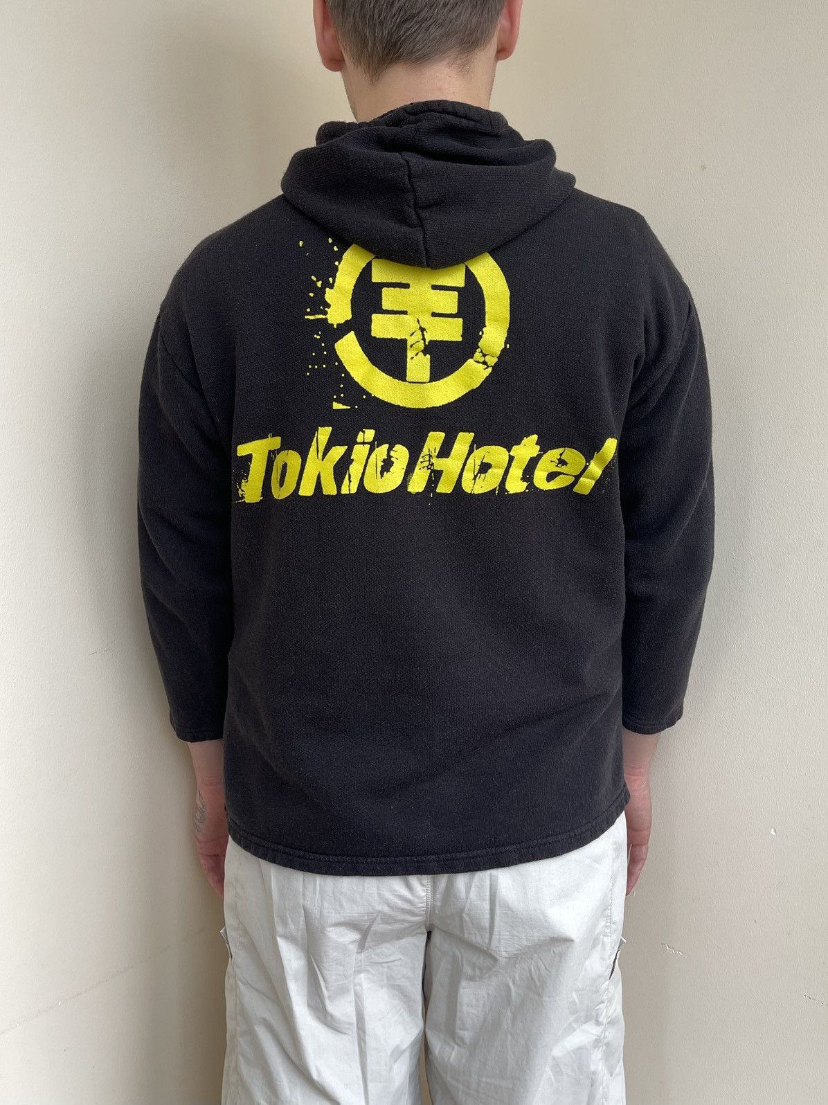 Band Tees Tokio Hotel Schrei 2005 Print Emo Rock 3/4 L/S Hoodie 2000s Size US M / EU 48-50 / 2 - 4 Thumbnail
