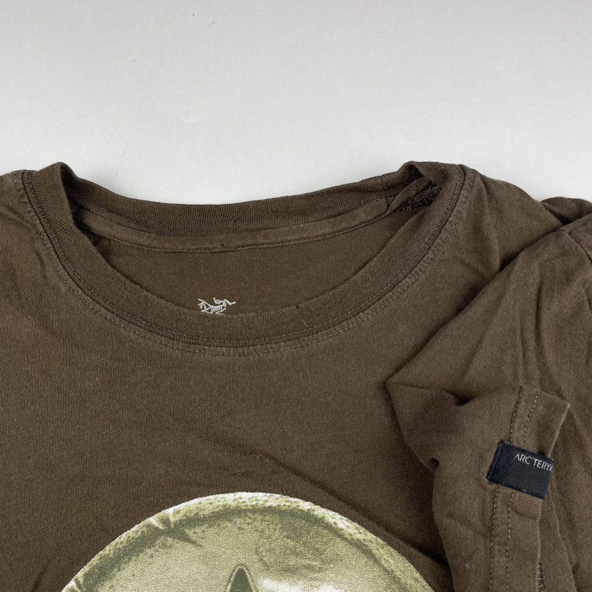Arc'teryx × Vintage Arcteryx “Spartan Shield” Logo T-Shirt Brown Men’s L leaf Size US L / EU 52-54 / 3 - 3 Thumbnail