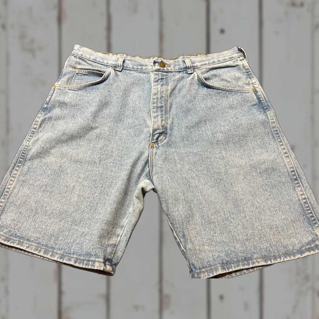 Wrangler Wrangler Bermuda Shorts Men 36 Relaxed Blue Denim 8" Inseam Pockets Cotton Casual 90s Cowboy Logo Vintage: NoMens Size US 36 / EU 52 - 1 Thumbnail