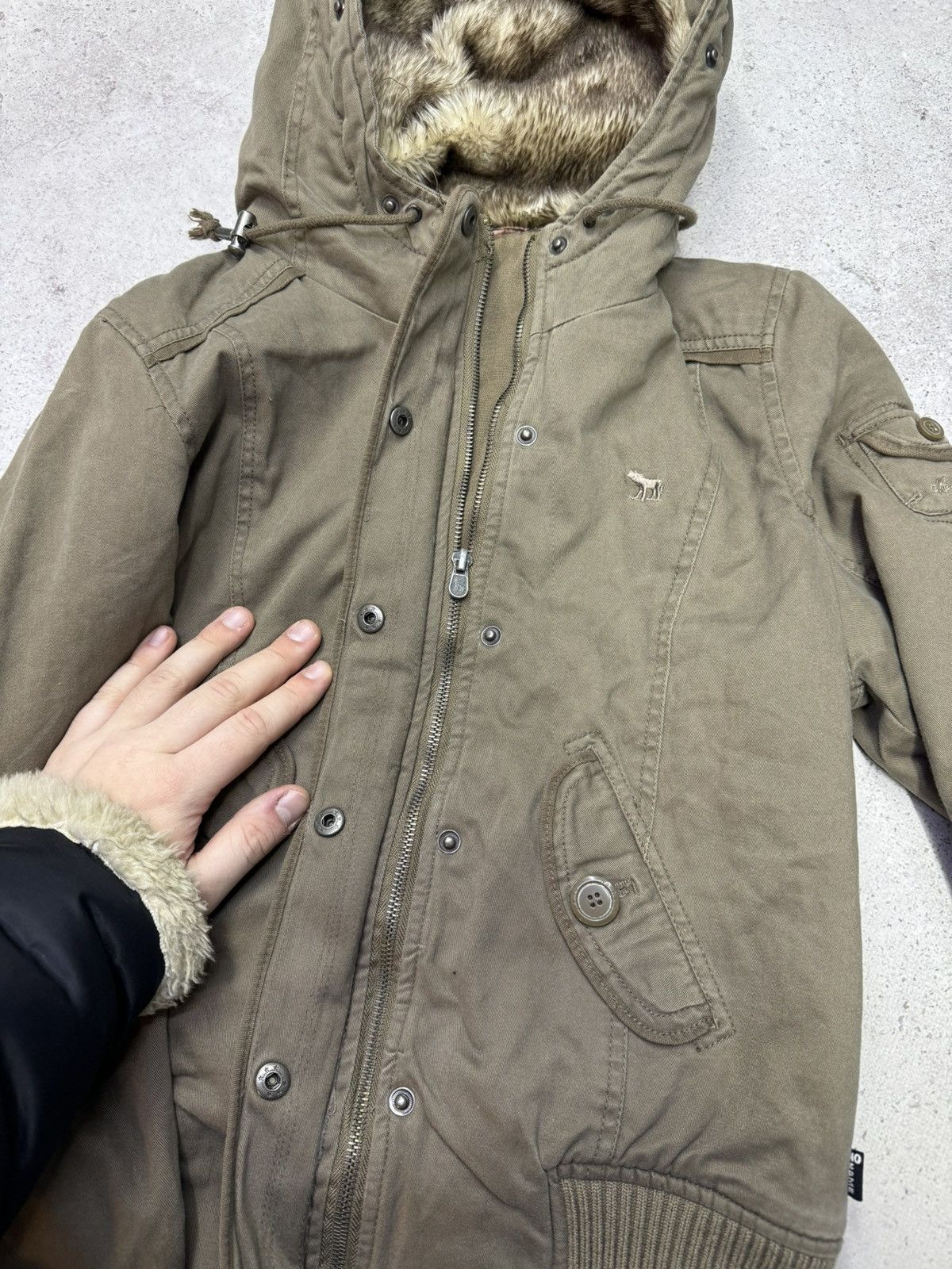 Japanese Brand Vintage Fur Hood Cropped Abercrombie Style Bomber Jacket Size US M / EU 48-50 / 2 - 8 Thumbnail