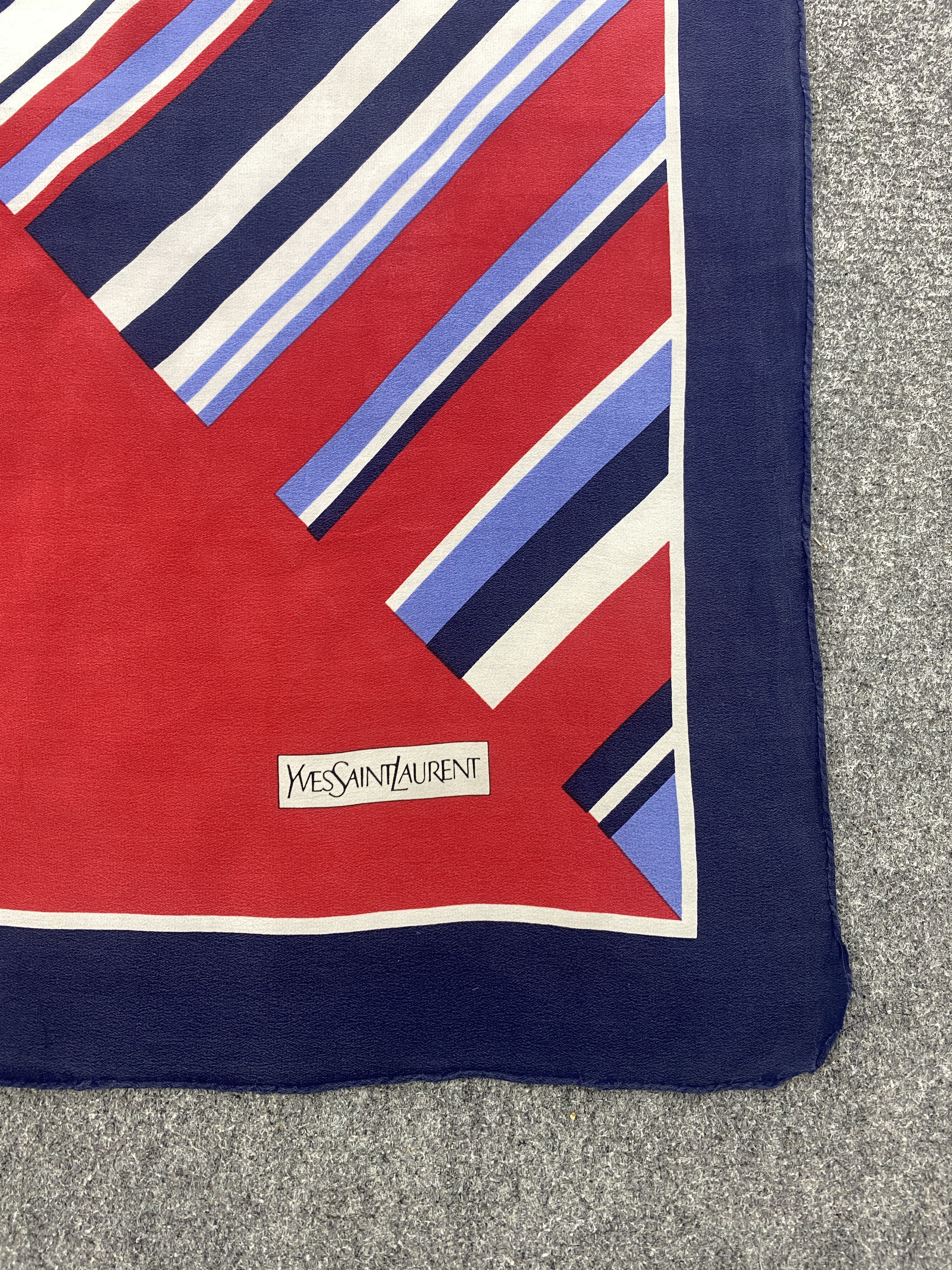 Vintage × Yves Saint Laurent Yves Saint Laurent Silk Scarf / Foulards / Silk Shawl SN0027 Size ONE SIZE - 4 Thumbnail