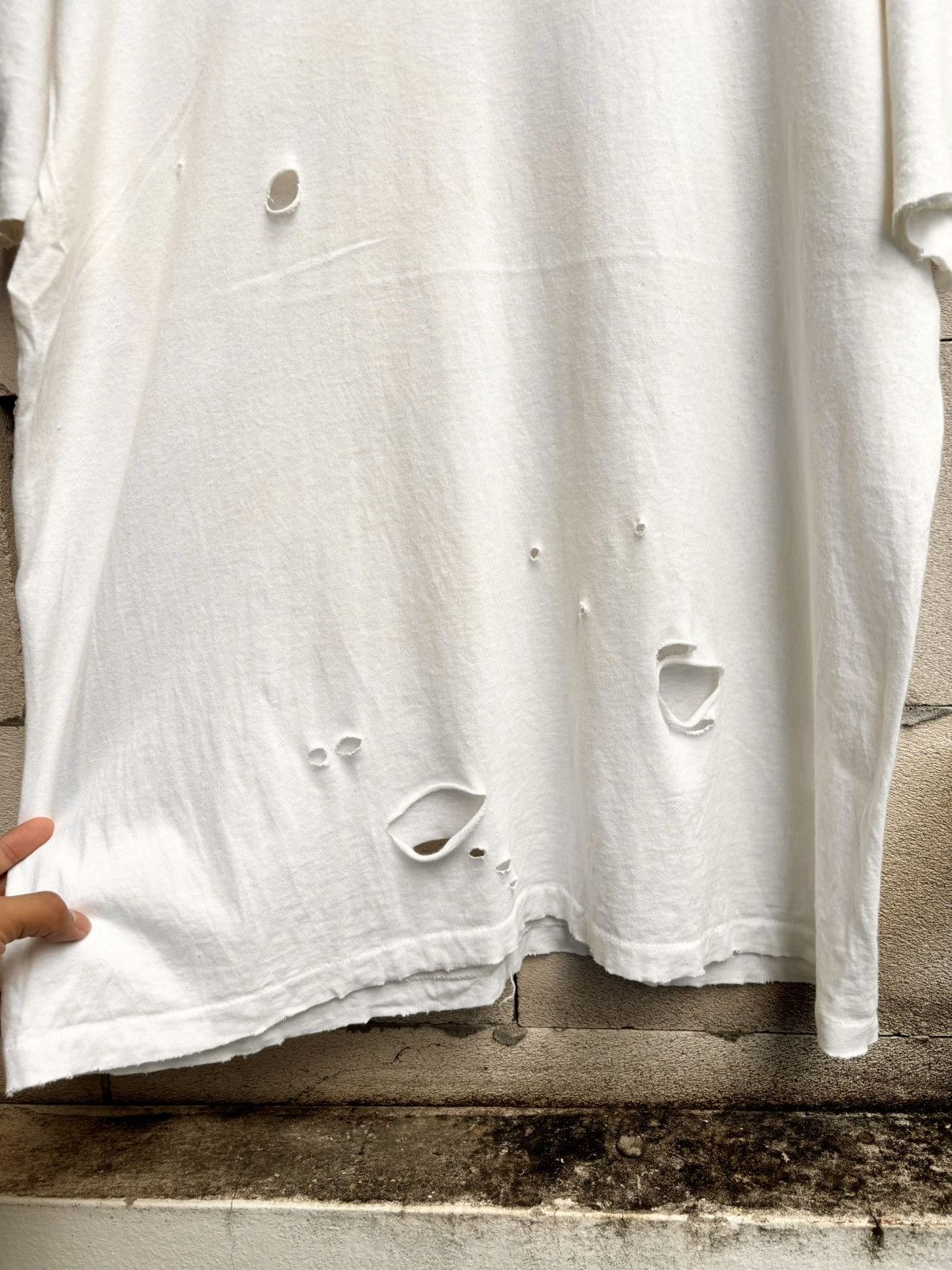 Vintage Thrashed Distressd Faded White ERD Grunge T Shirt 👽 Size US XL / EU 56 / 4 - 6 Thumbnail