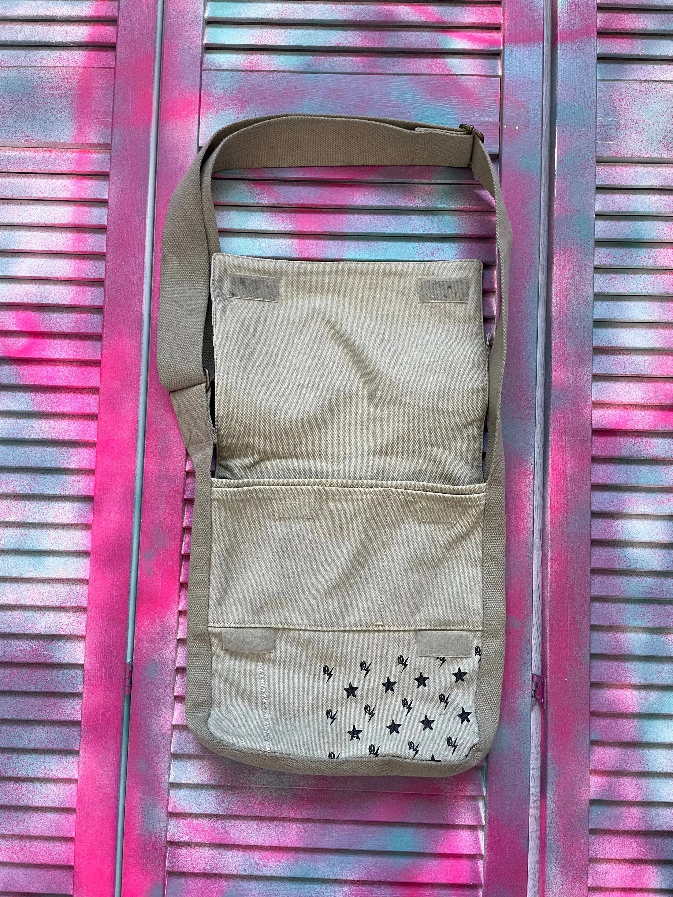 Japanese Brand Vintage 00s Quiksilver Military Harajuku Style Messenger Bag Size ONE SIZE - 6 Thumbnail
