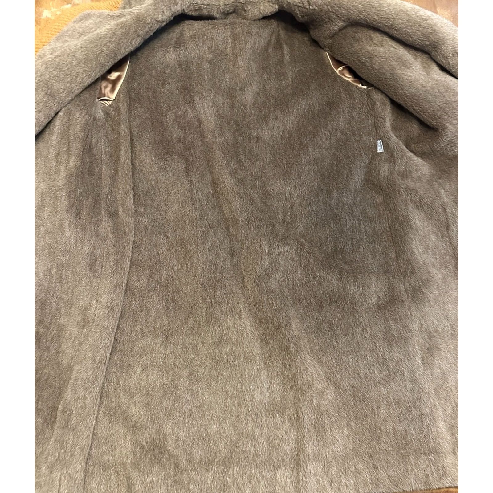 Vintage VINTAGE ILGWU Women’s Wool Coat Fur Lined Large Brown 60s Two Button Coat Women L Medium Beige Retro 60s Mens? Size L / US 10 / IT 46 - 7 Thumbnail