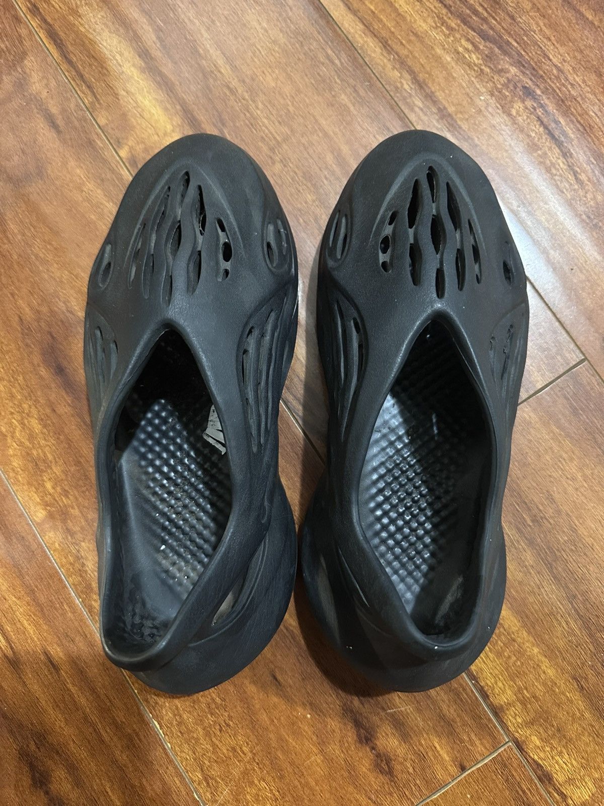 Adidas Adidas Yeezy Foam Runner “Onyx” Size US 10 / EU 43 - 1 Thumbnail