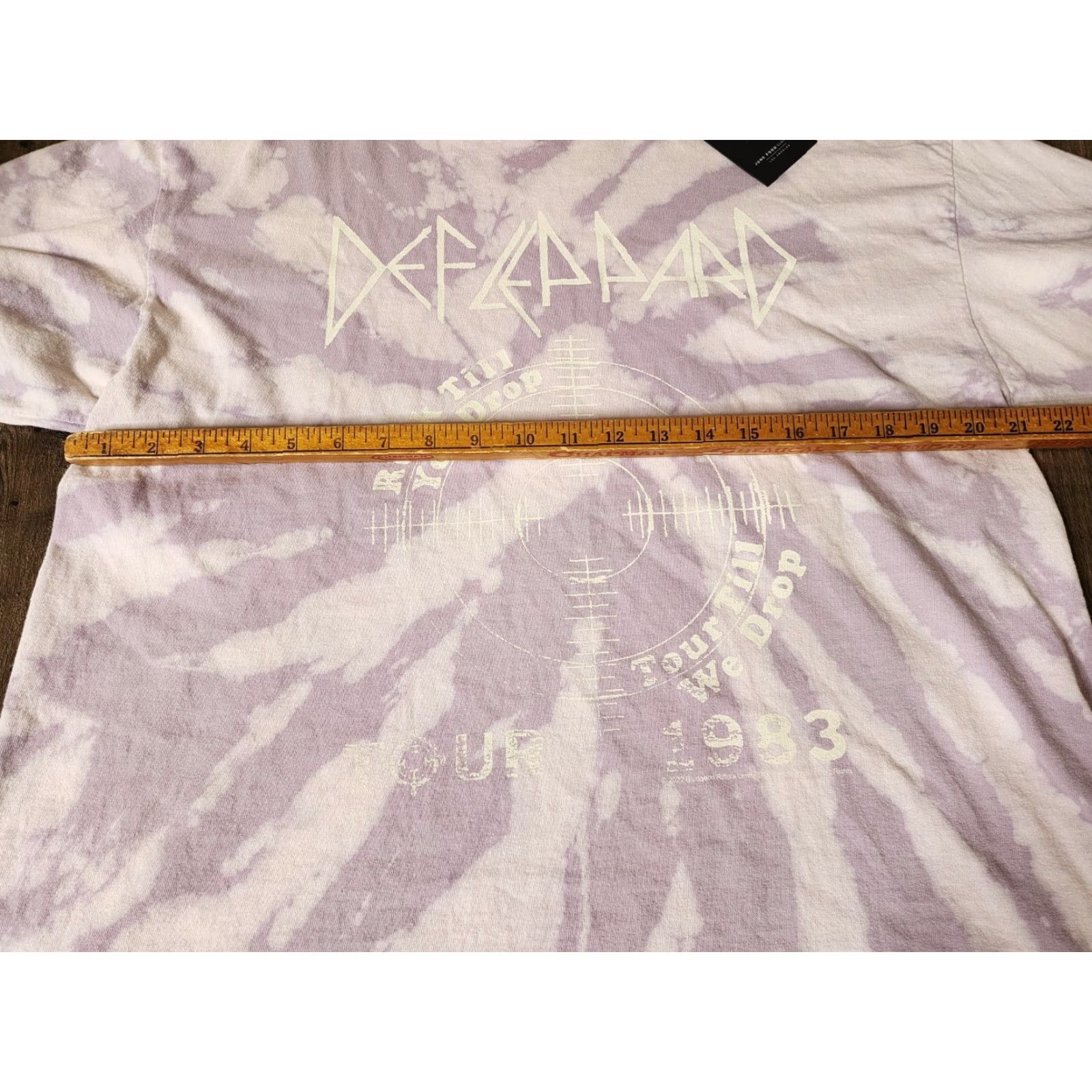 Junk Food Junk Food T-Shirt Women's L Def Leppard 1983 Tour Tie Dye Oversized Crew Neck Short Sleeve Purple 100% Cotton Retro Rock 70s 80s 90s Band Tee Size L / US 10 / IT 46 - 3 Thumbnail