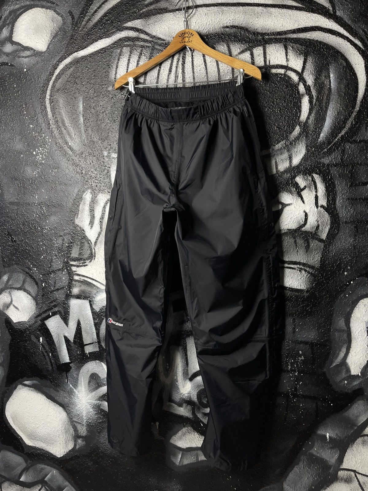 Berghaus Berghaus Aqua Foil Gorpcore Baggy Style Pants Men’s Size L Size US 33 - 1 Thumbnail