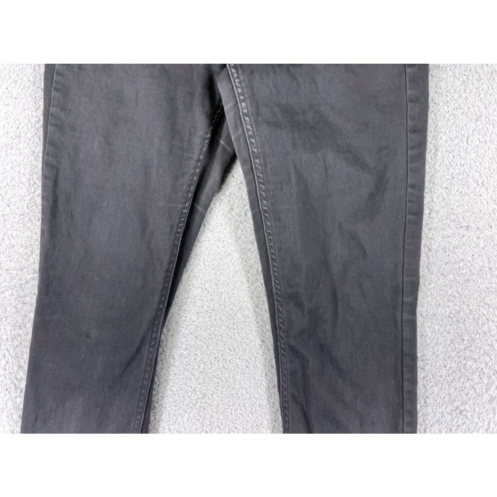 Calvin Klein Calvin Klein Jeans Women 4 Gray Denim Ankle Skinny Stretch Cotton Blend Casual 5-Pocket Zipper Low Rise Mens? Women? No gender. Size 27" / US 4 / IT 40 - 6 Thumbnail