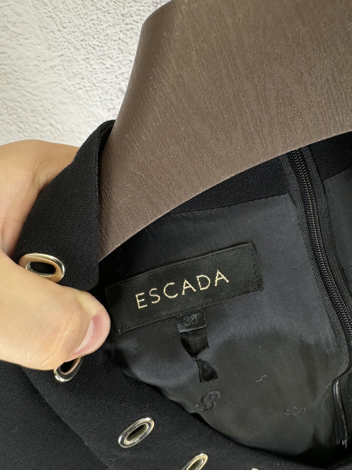 Escada Escada black wool middle v dress luxury Size M / US 6-8 / IT 42-44 - 6 Thumbnail