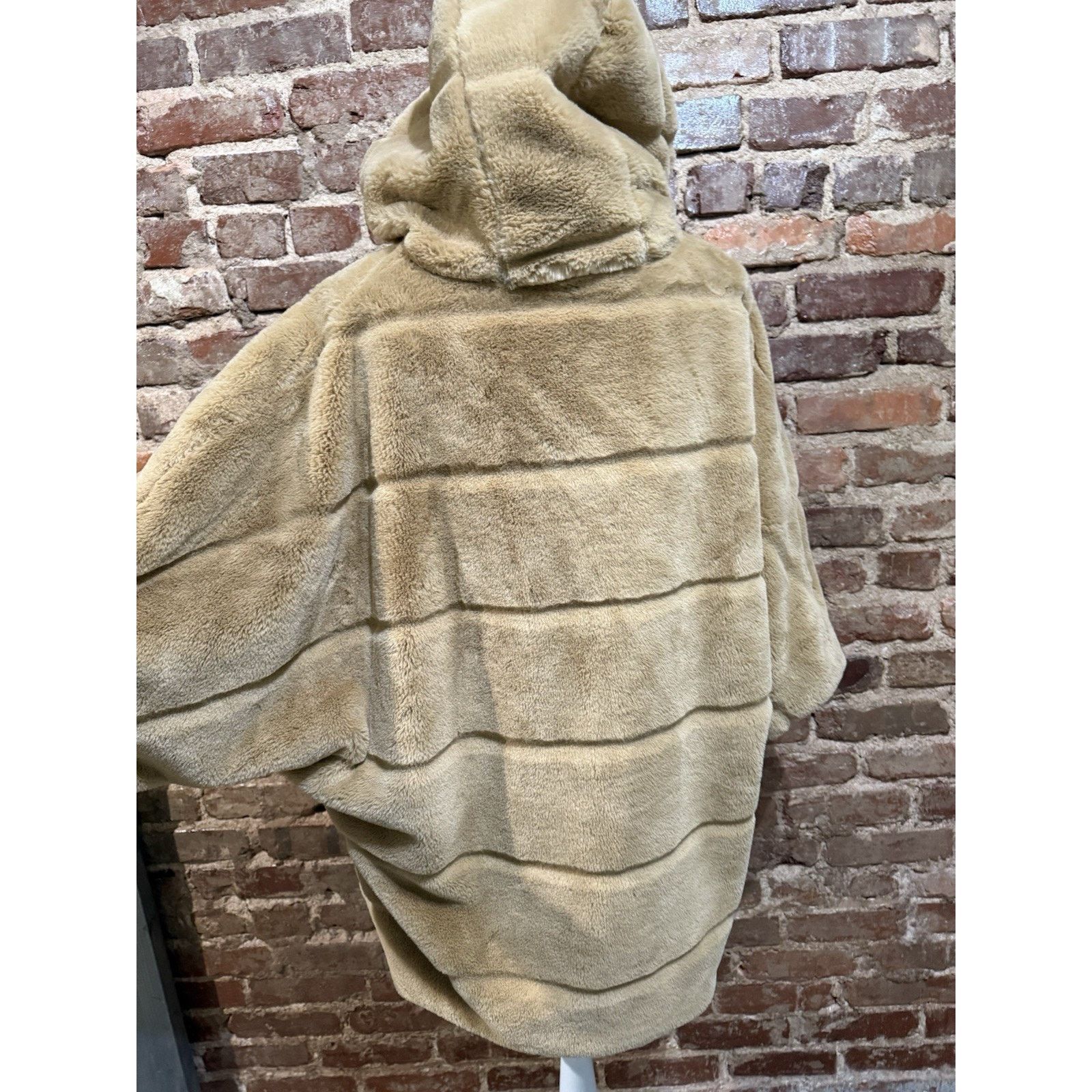 & Other Stories QIYE FAUX FUR HOODED TAN RIBBED FURRY JACKET ONE SIZE Size ONE SIZE - 4 Thumbnail