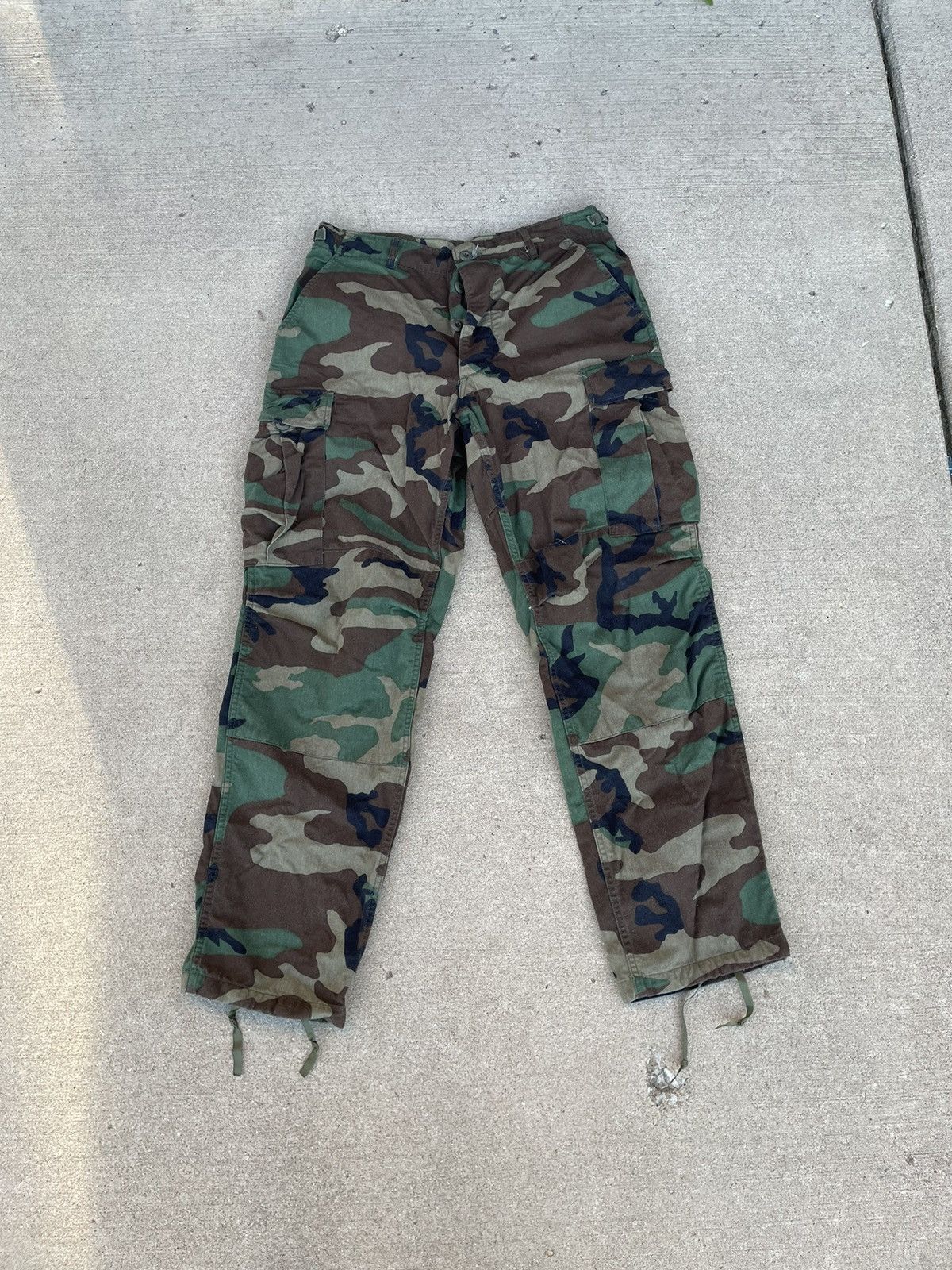 Vintage Vintage Military Cargo Camo Pants Size US 31 - 1 Thumbnail
