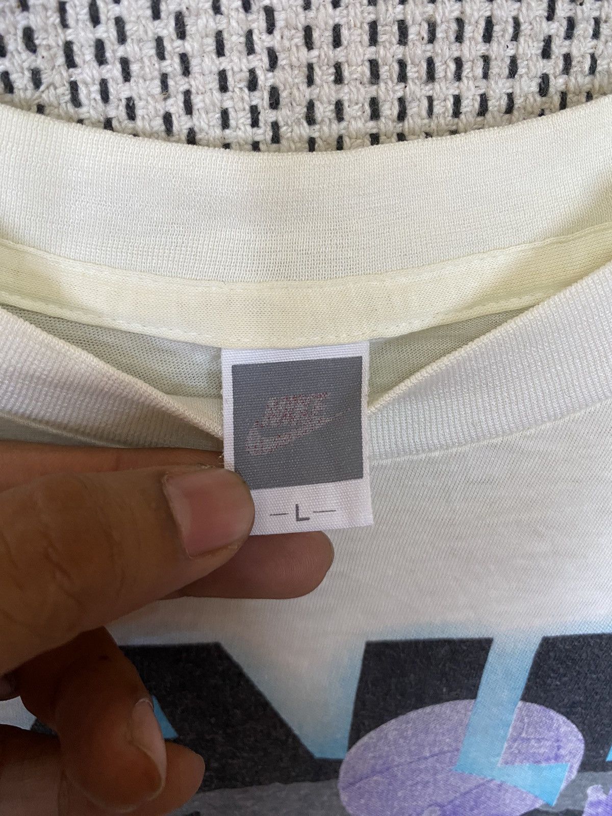 Nike Vintage 90s nike air jordan spell out tshirt Size US L / EU 52-54 / 3 - 5 Thumbnail