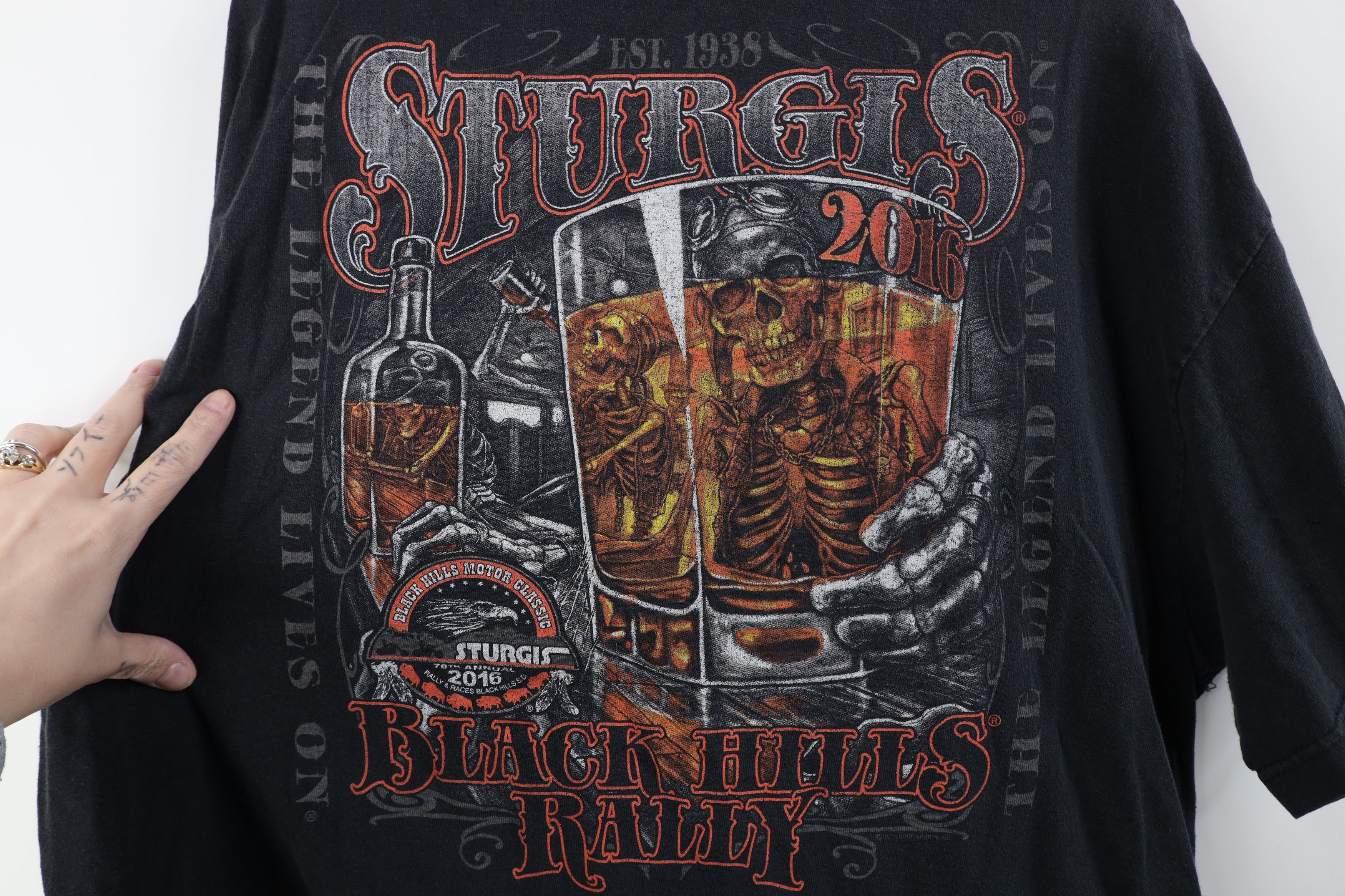 Vintage Vintage 2016 Sturgis Hills Rally Skeleton Tribal T-Shirt Size US XL / EU 56 / 4 - 13 Thumbnail