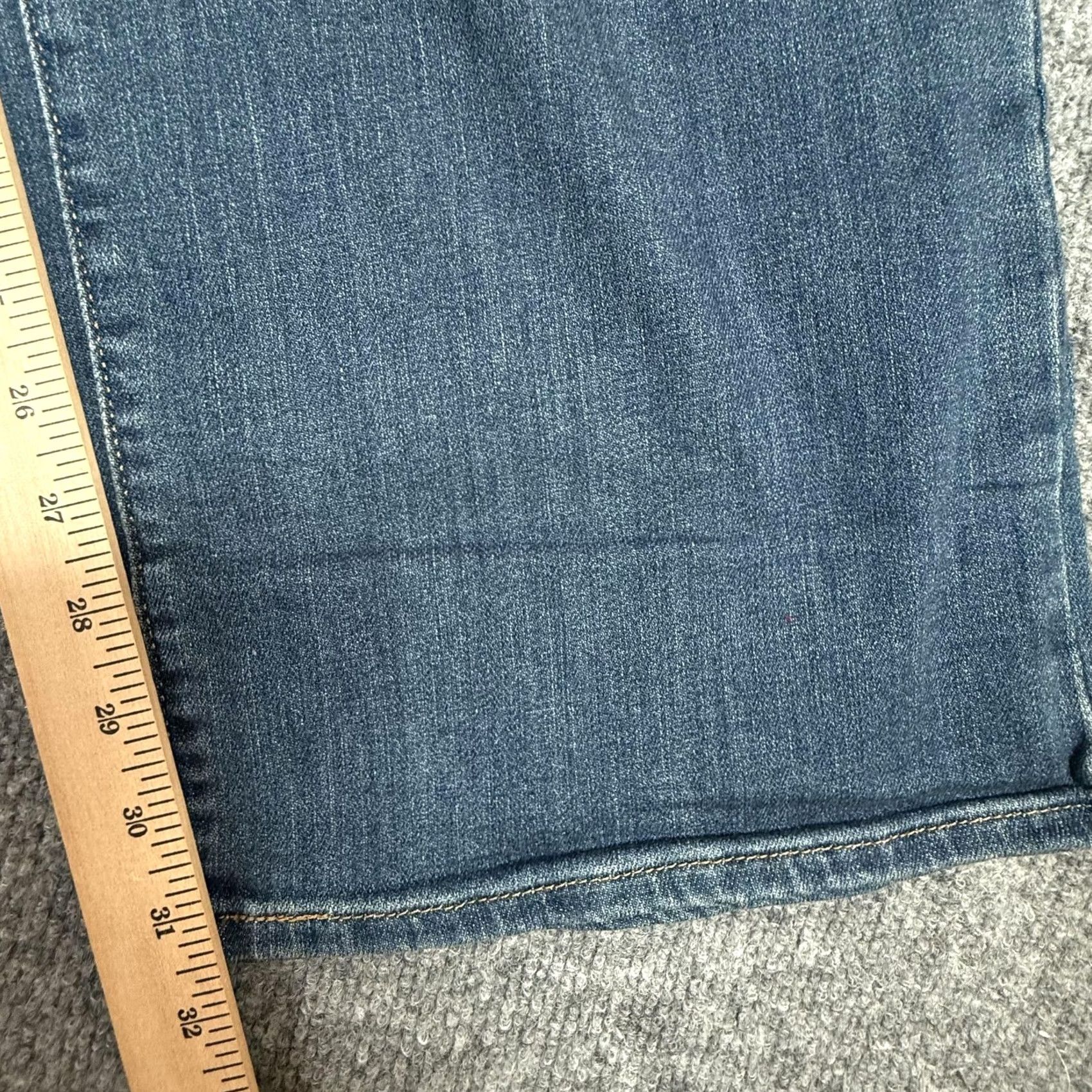 Vintage Levi Strauss Jeans Womens 24M W37 L32 Mid Rise Bootcut Signature Stretch Denim Bootscut? (Note: Unable to process) Size 40" / US 18 - 7 Thumbnail