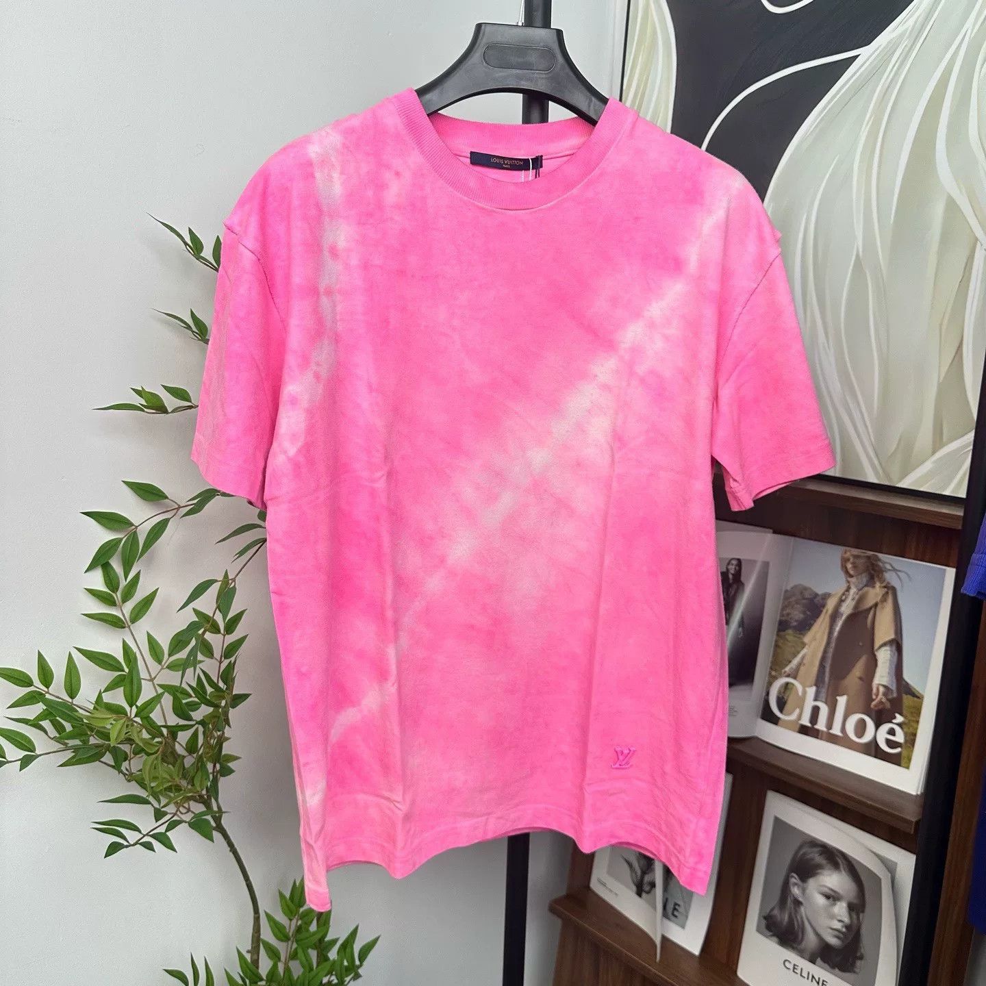 Louis Vuitton Louis Vuitton Pink Logo Tie-Dye Short-Sleeve M Size M / US 6-8 / IT 42-44 - 1 Thumbnail