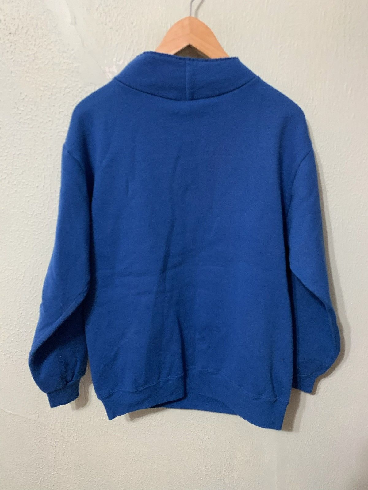 Vintage Vintage Crewneck 1990s Distressed Boro Crest Highschool Vintage Sweatshirt Size US S / EU 44-46 / 1 - 1 Thumbnail