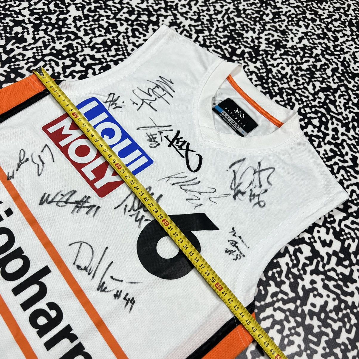 K1X Ratiopharm Ulm Jonas Signed Full Team Rare Basketball Jersey Size US S / EU 44-46 / 1 - 18 Thumbnail