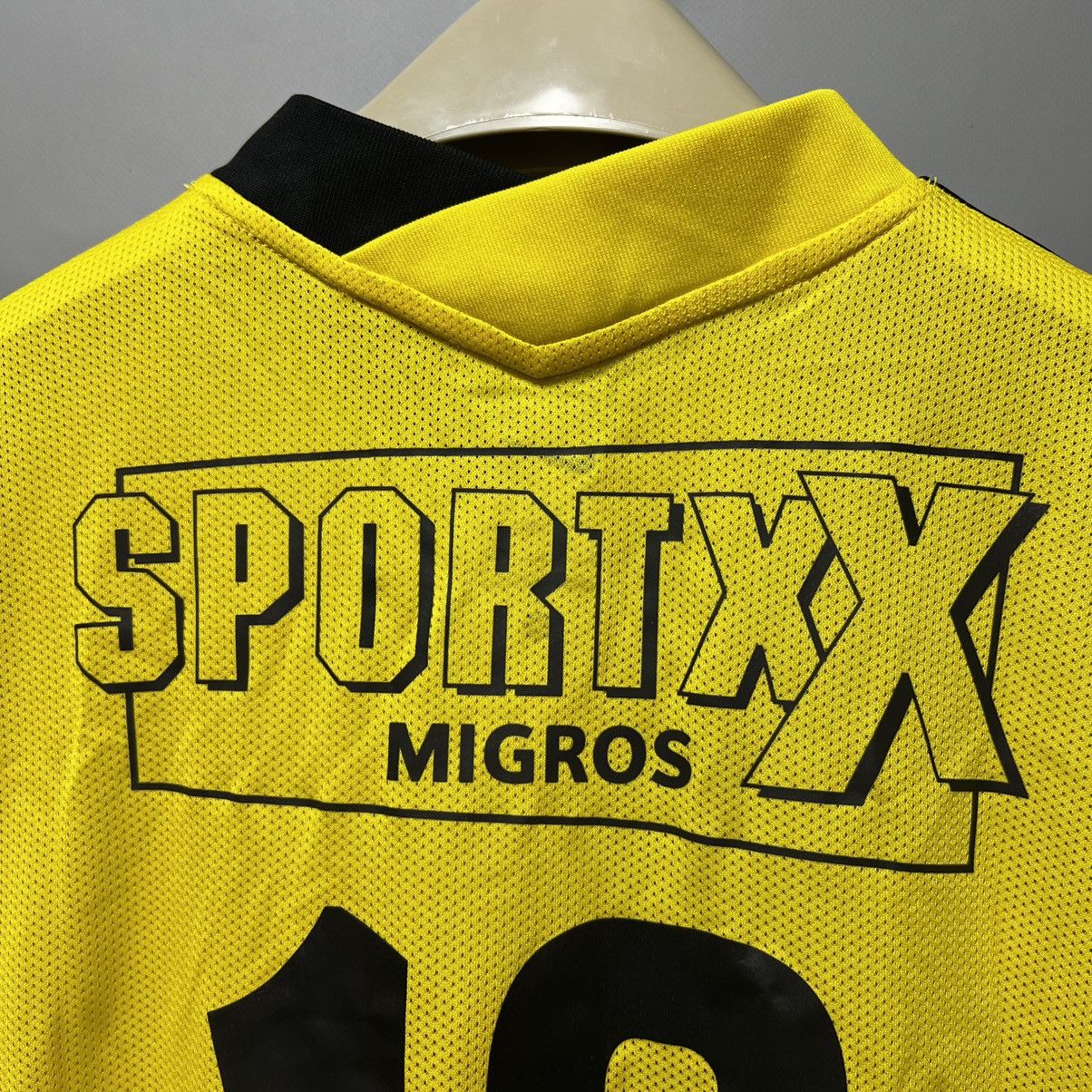 Nike Nike BSC Young Boys #10 SCHASSBERGER soccer jersey woman’s Size M / US 6-8 / IT 42-44 - 16 Thumbnail