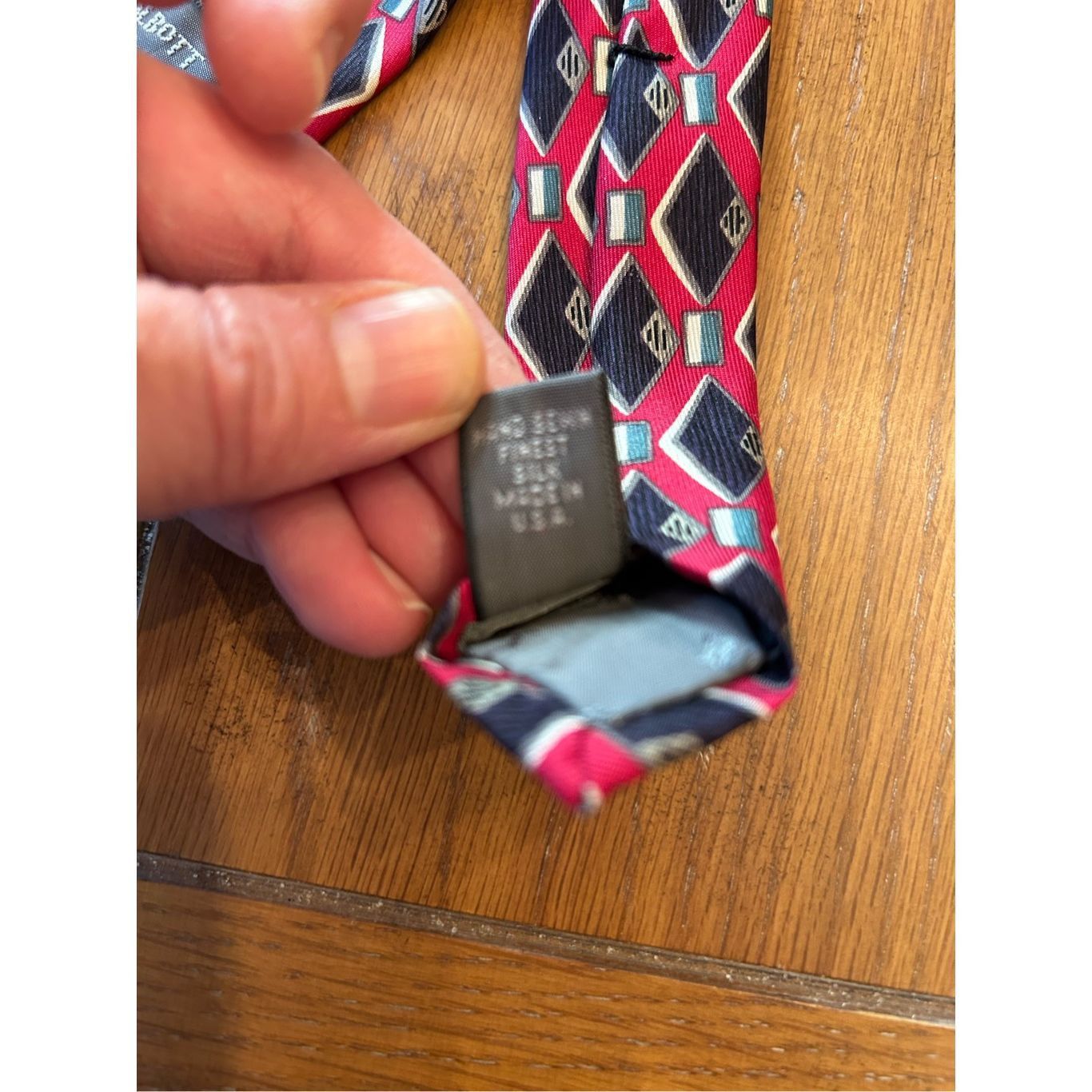 Robert Talbott Robert Talbott Men’s tie. Used, good condition. Size ONE SIZE - 4 Thumbnail