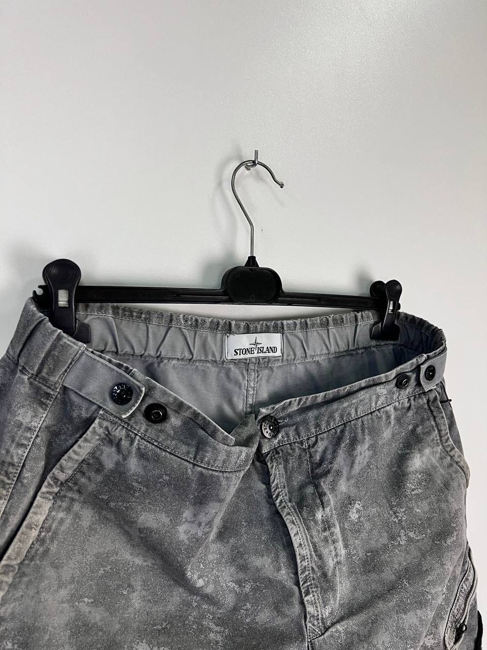 Stone Island Stone Island camo cargo shorts size 34 Size US 34 / EU 50 - 18 Thumbnail