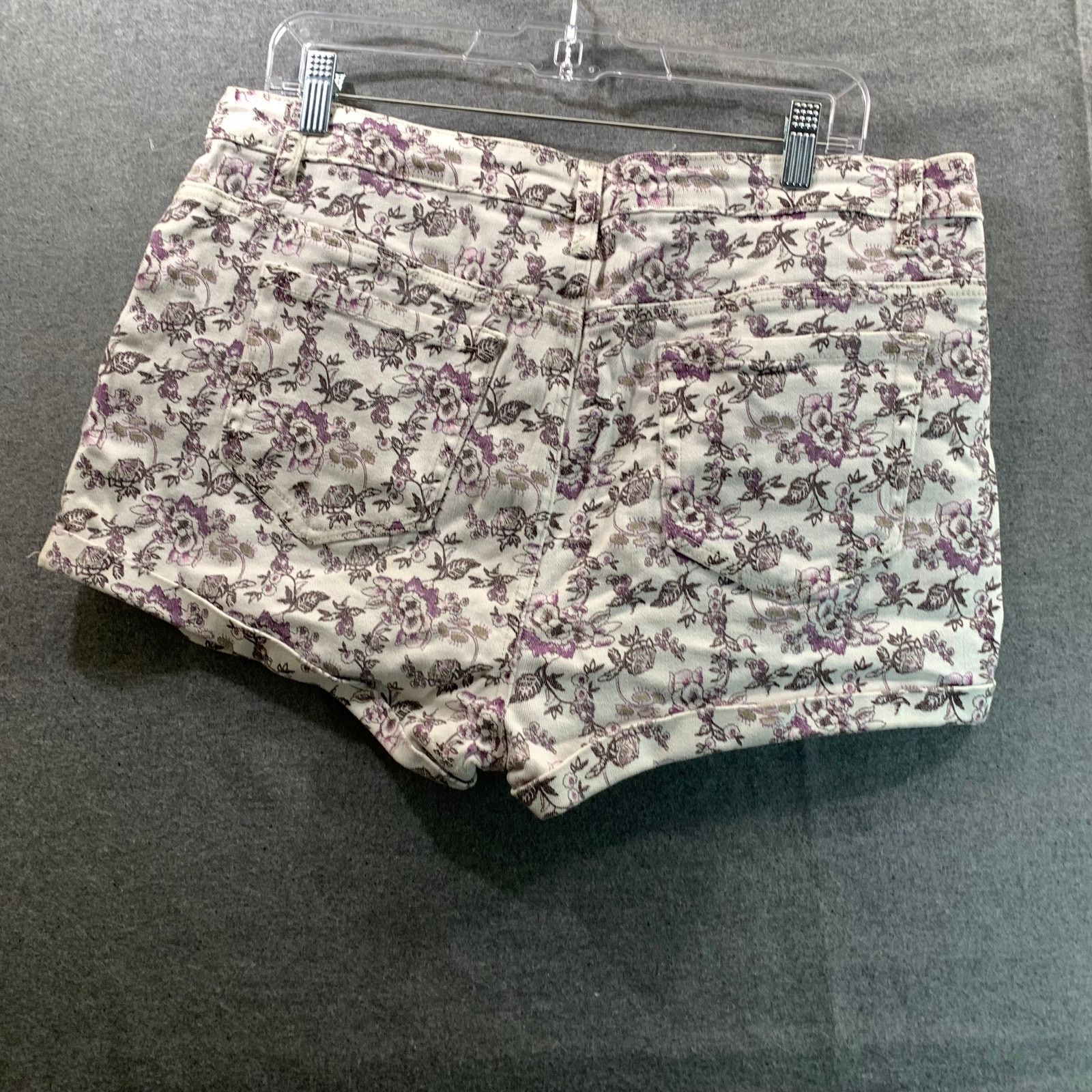 Other Floral Print Shorts Women Size 18 Size 40" / US 18 - 2 Thumbnail
