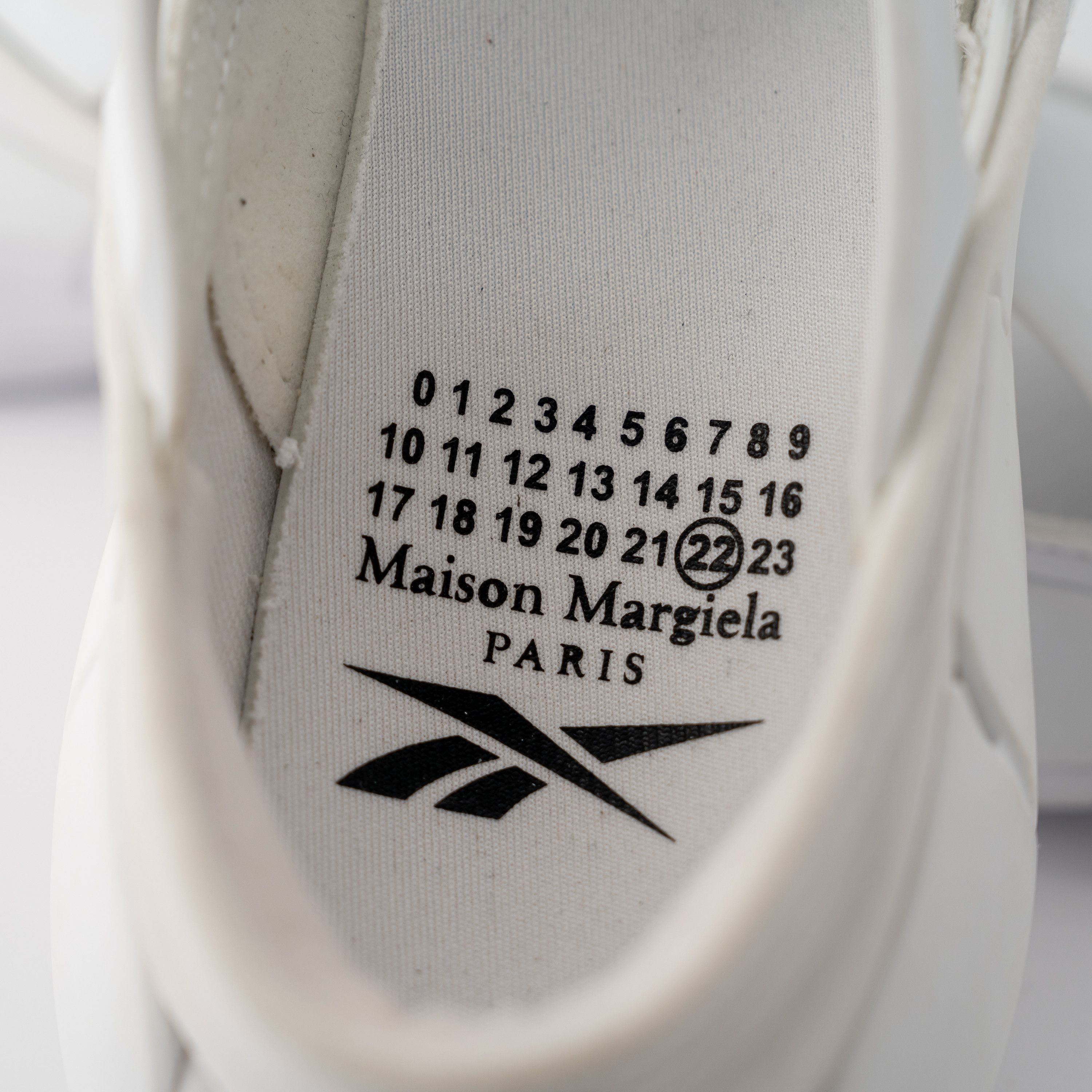 Maison Margiela × Reebok 8 Maison Margiela Reebok White Croafer Slip On Project 0 CR Size US 8 / EU 41 - 7 Thumbnail