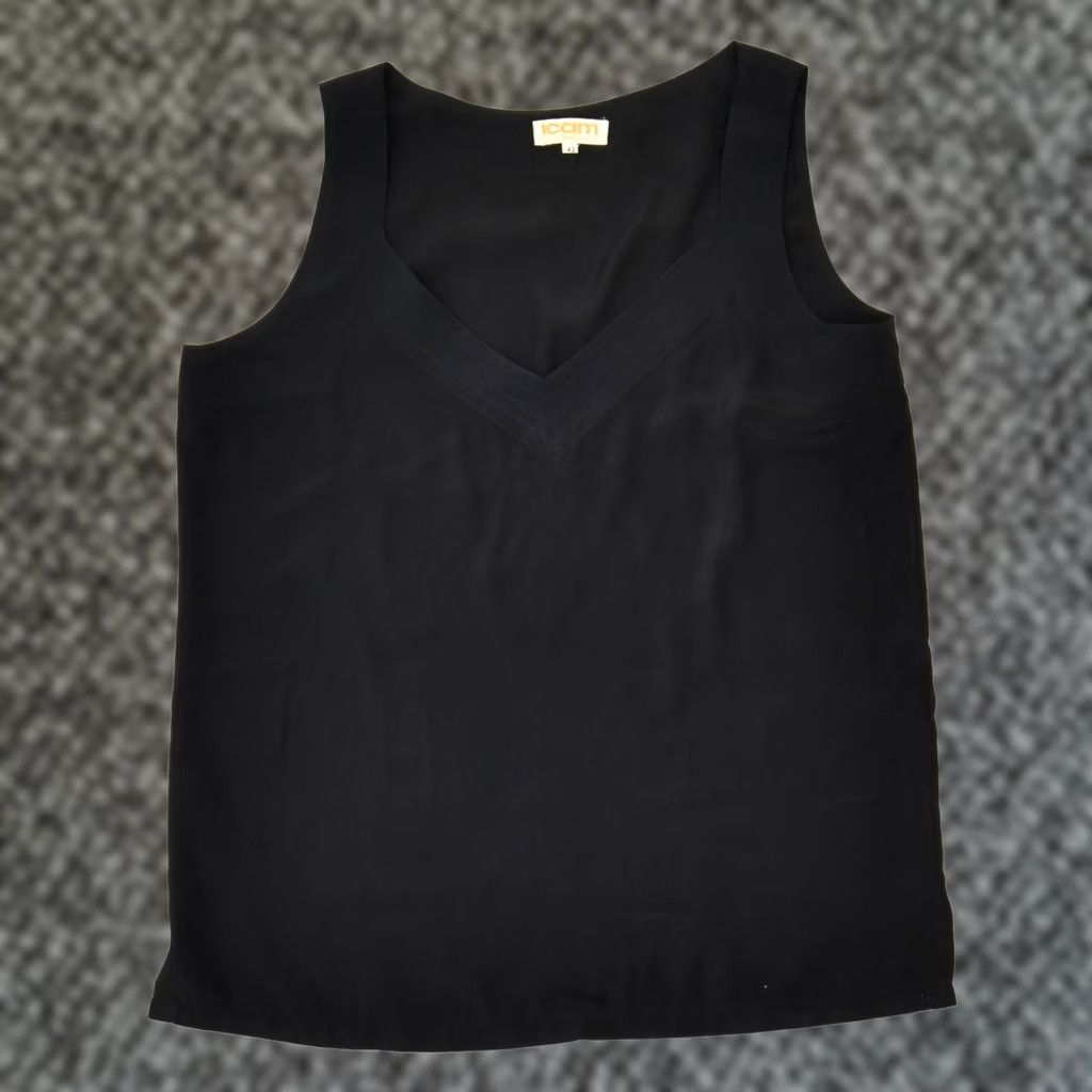 Vintage VINTAGE ICAM Womens Vest Top IT 42 Medium Black Polyester Classic Size M / US 6-8 / IT 42-44 - 1 Thumbnail