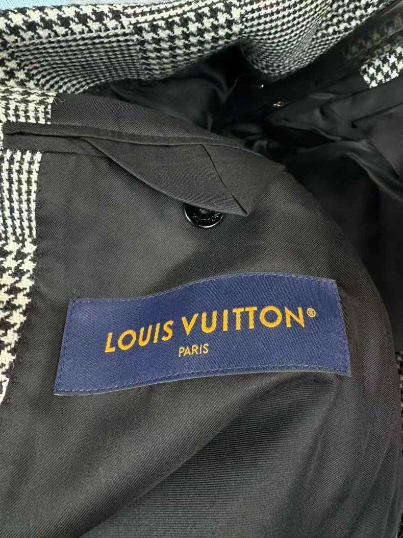 Louis Vuitton Louis Vuitton Black and white houndstooth cropped blazer ja Size US S / EU 44-46 / 1 - 4 Thumbnail