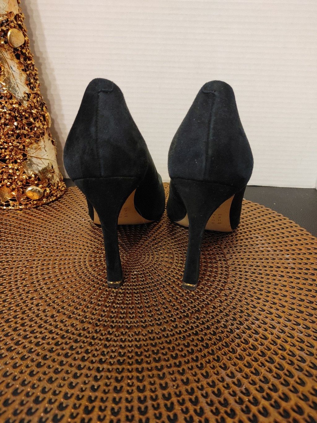White House Black Market White House Black Market suede heels size 10m Size US 10 / IT 40 - 6 Thumbnail